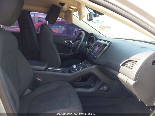 Photo 4 VIN: 1C3CCCAB4GN131617 - CHRYSLER 200 