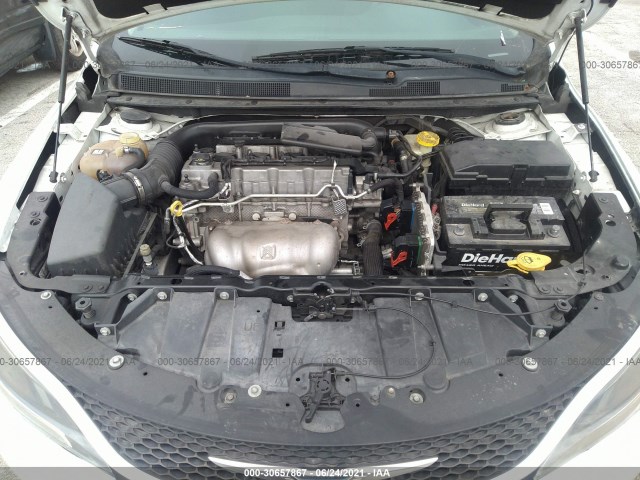 Photo 9 VIN: 1C3CCCAB4GN140768 - CHRYSLER 200 