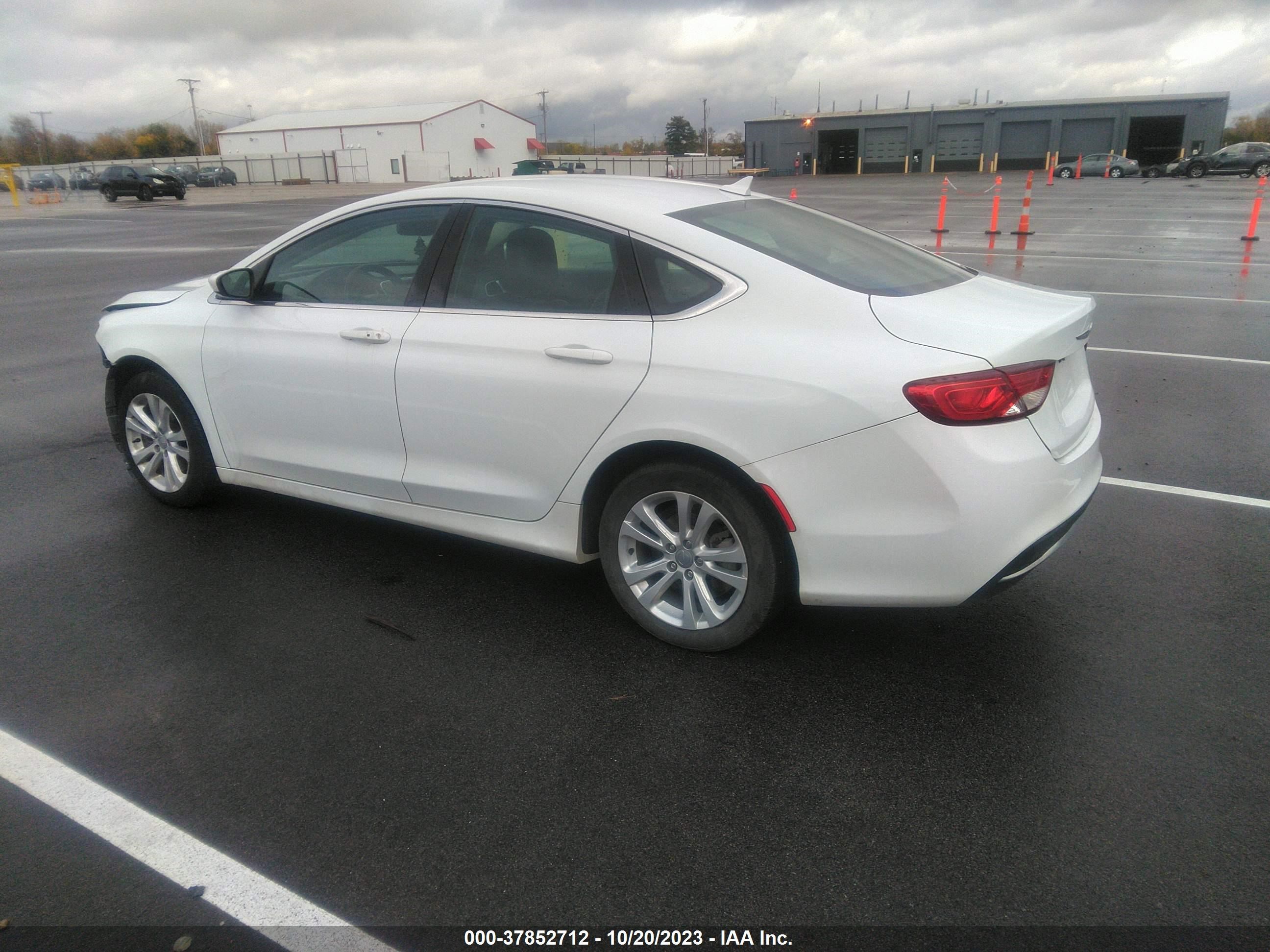 Photo 3 VIN: 1C3CCCAB4GN178162 - CHRYSLER 200 