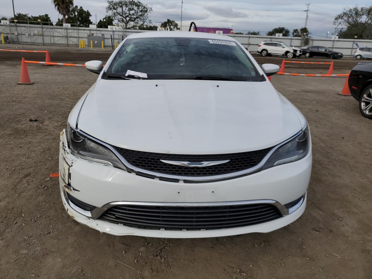 Photo 4 VIN: 1C3CCCAB5FN705009 - CHRYSLER 200 