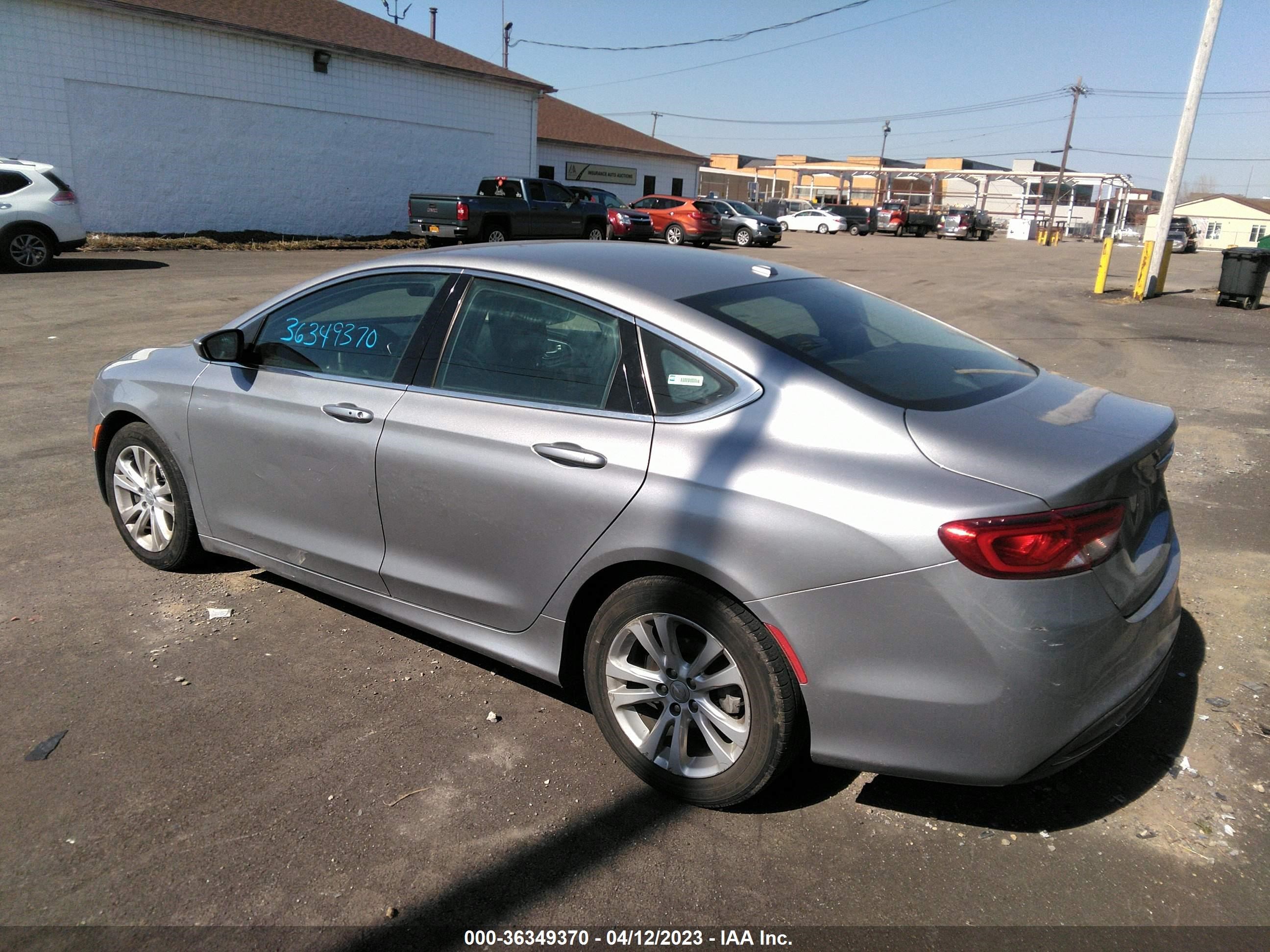 Photo 2 VIN: 1C3CCCAB6FN670741 - CHRYSLER 200 