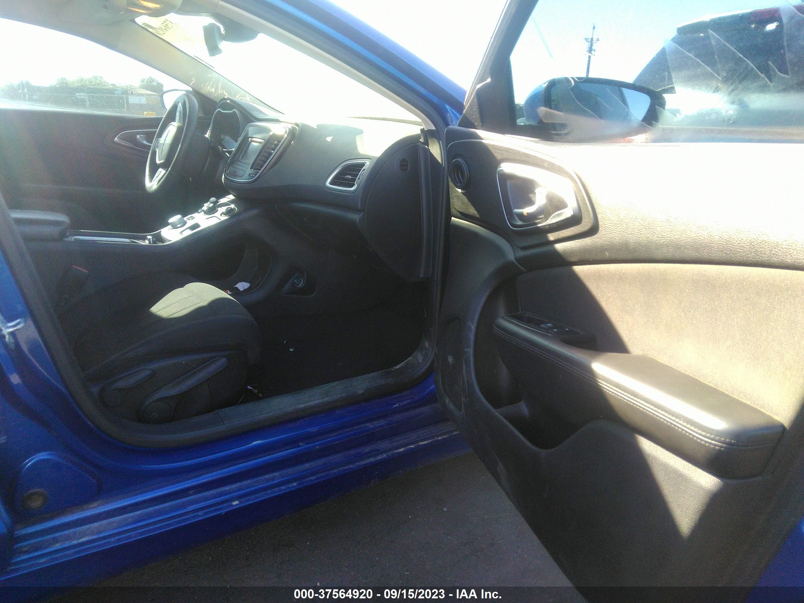 Photo 4 VIN: 1C3CCCAB6FN733773 - CHRYSLER 200 