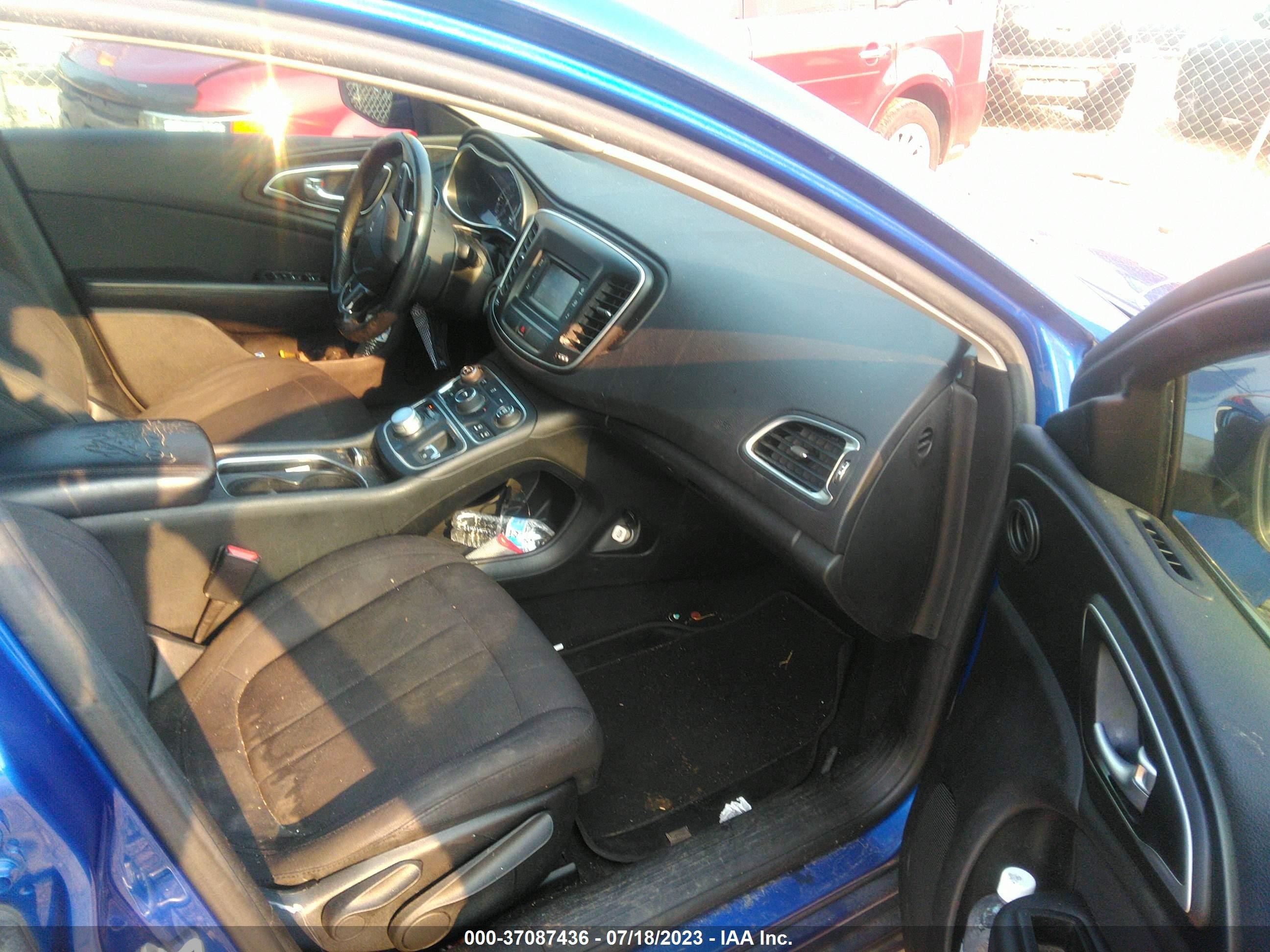 Photo 4 VIN: 1C3CCCAB7FN633147 - CHRYSLER 200 