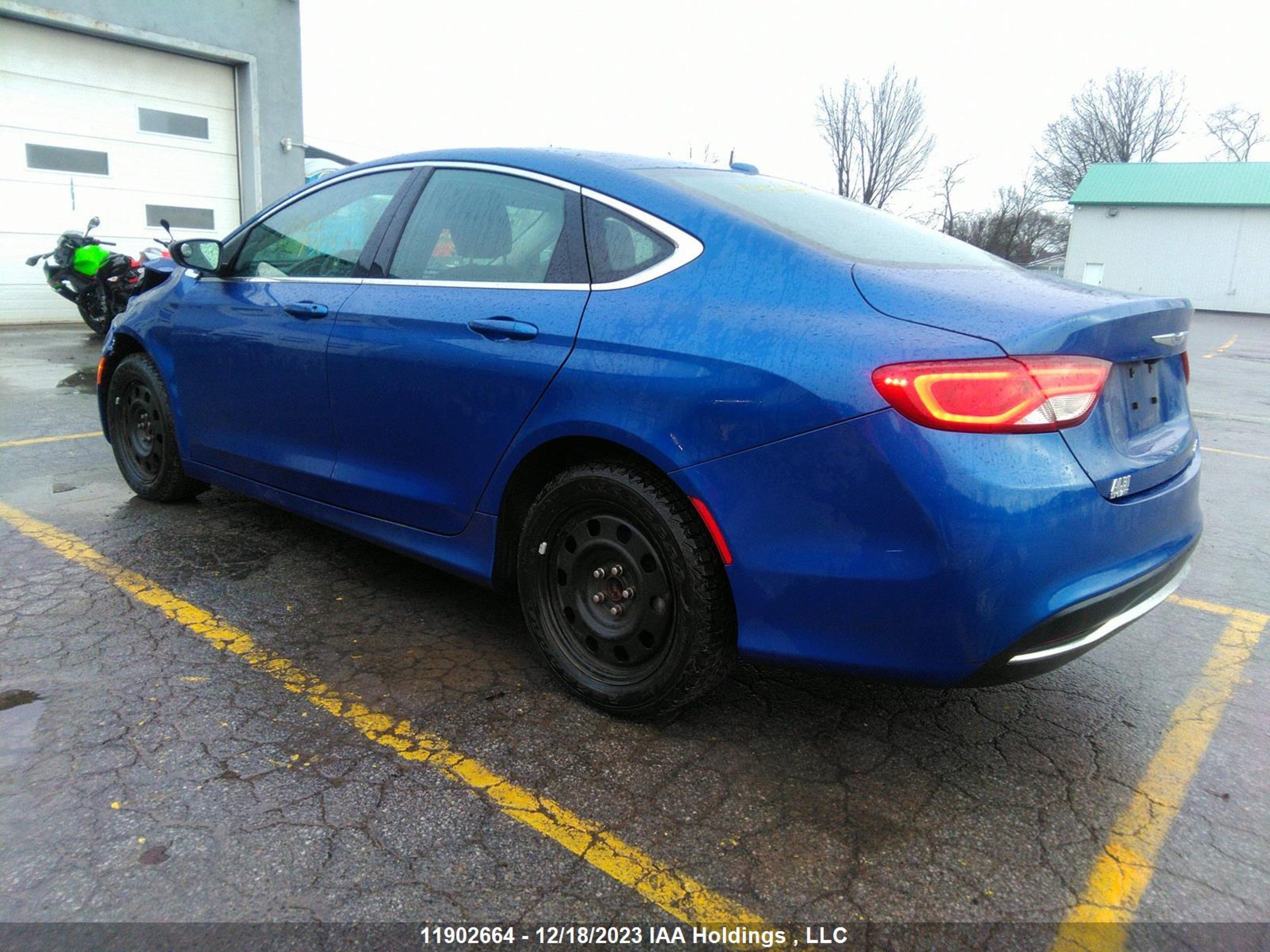 Photo 2 VIN: 1C3CCCAB7FN729067 - CHRYSLER 200 