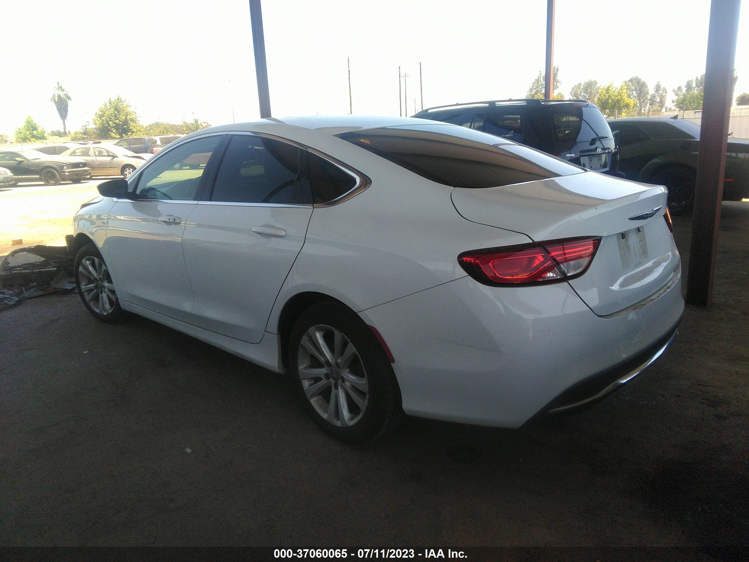 Photo 2 VIN: 1C3CCCAB8FN648109 - CHRYSLER 200 