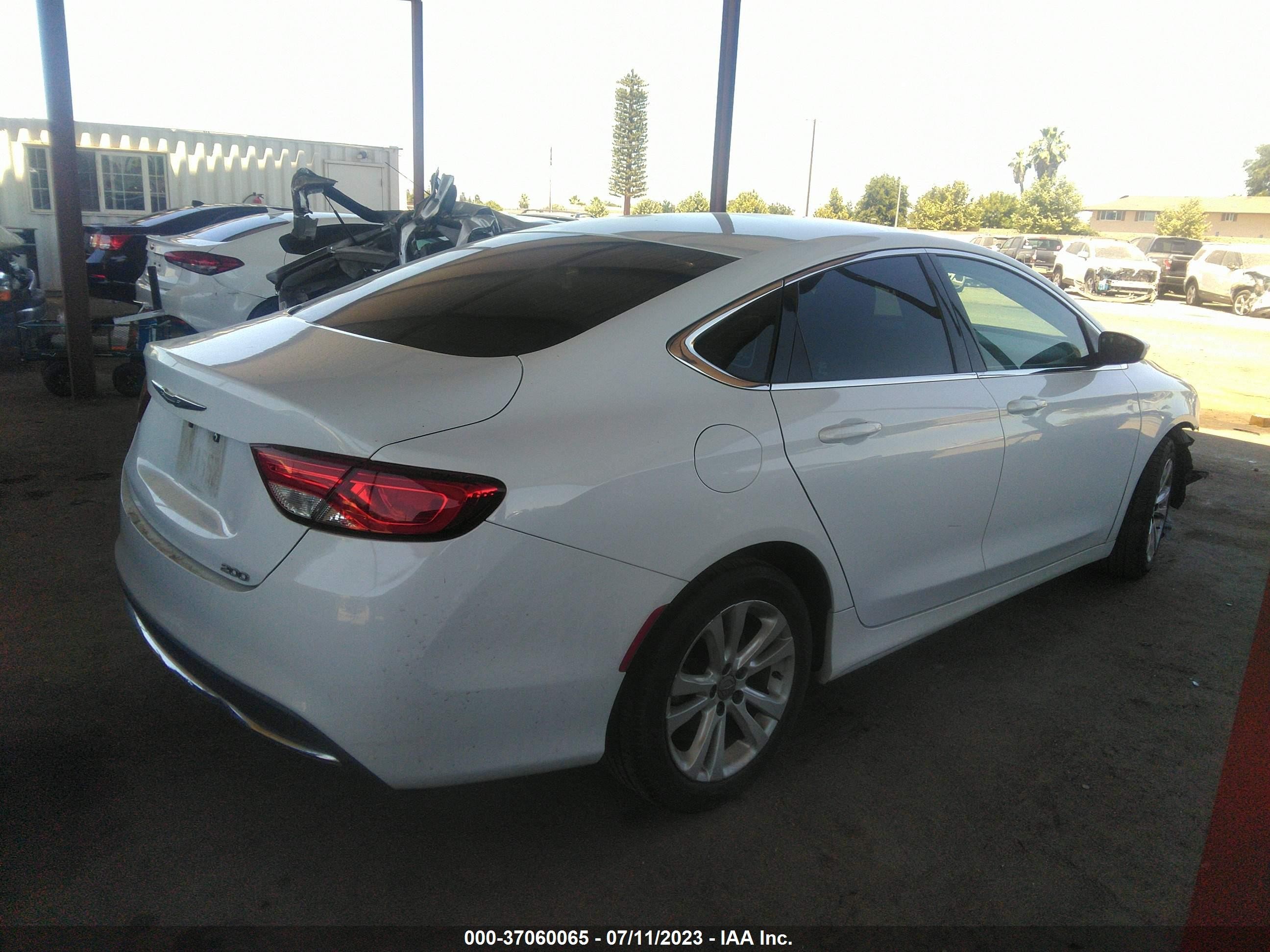 Photo 3 VIN: 1C3CCCAB8FN648109 - CHRYSLER 200 