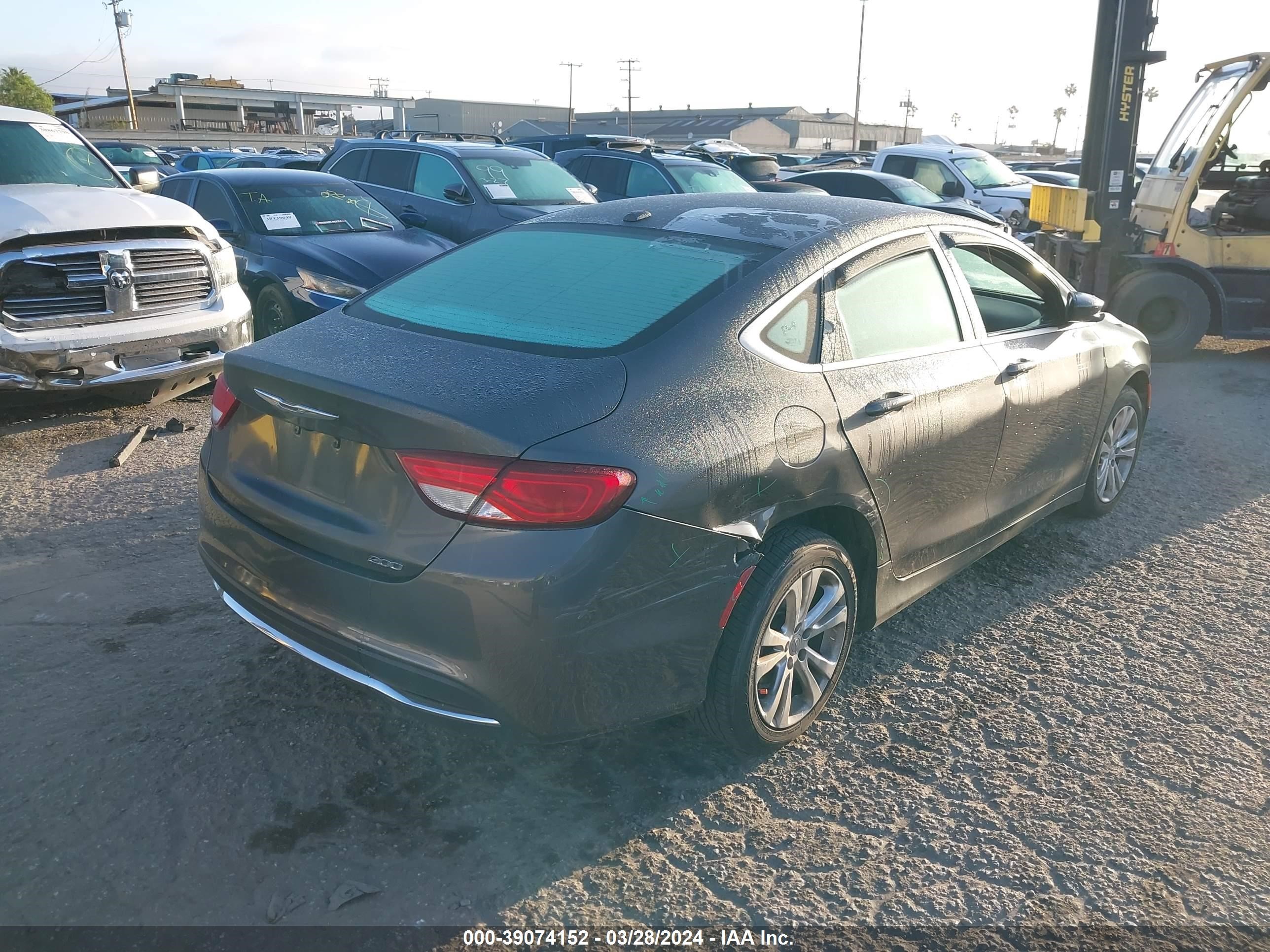 Photo 3 VIN: 1C3CCCAB8FN708521 - CHRYSLER 200 