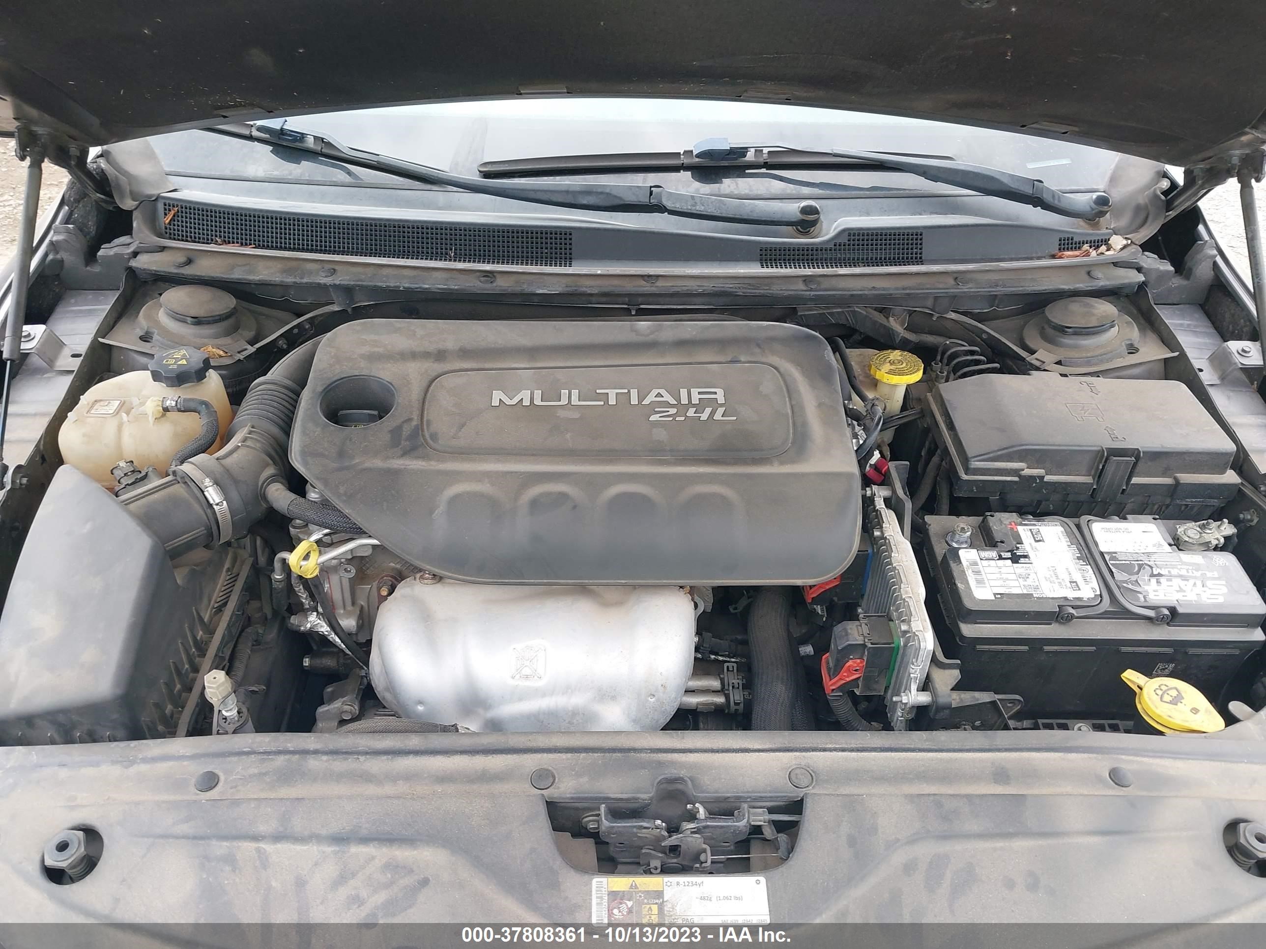 Photo 9 VIN: 1C3CCCAB8GN147853 - CHRYSLER 200 