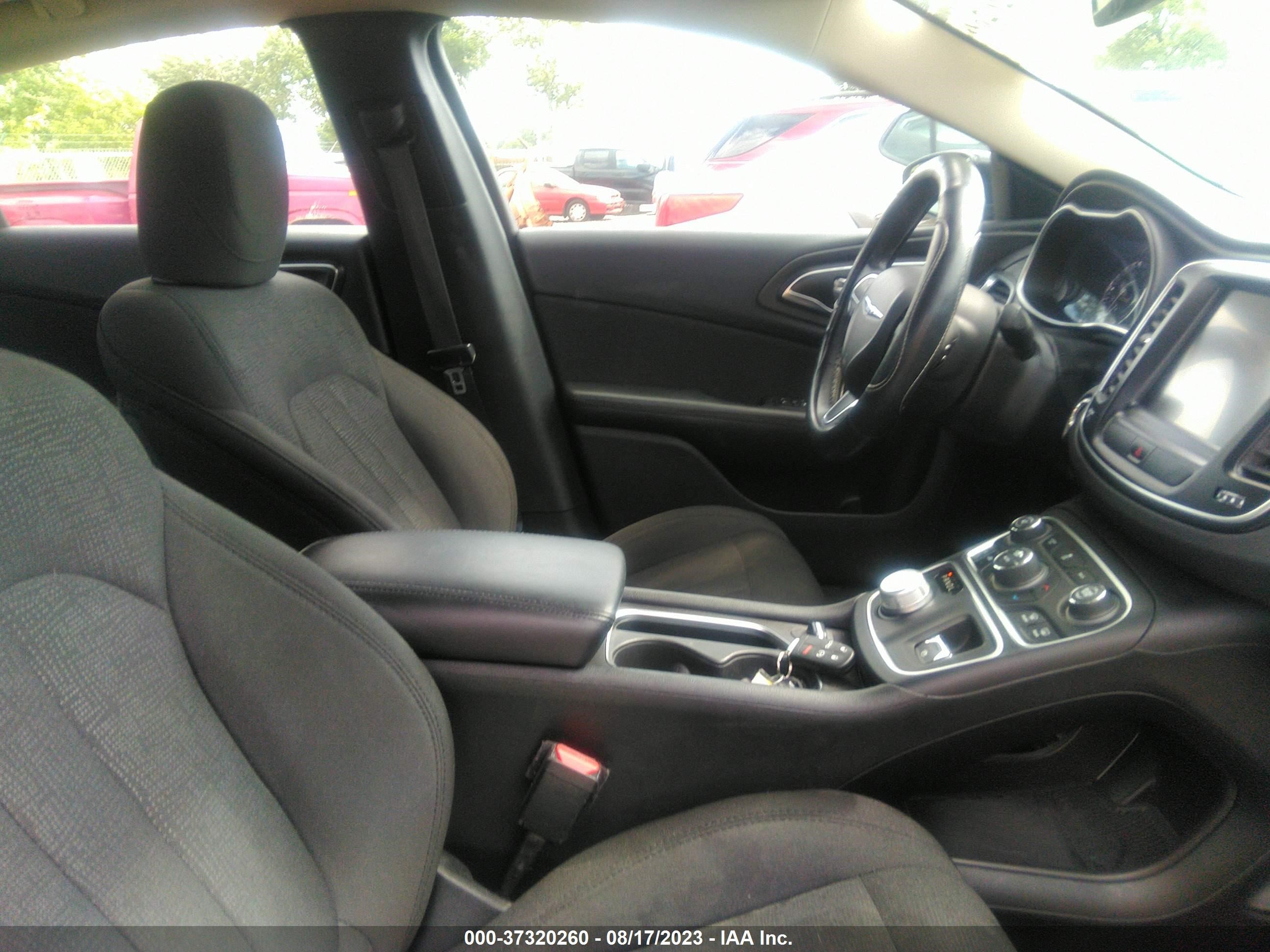 Photo 4 VIN: 1C3CCCAB9GN121312 - CHRYSLER 200 