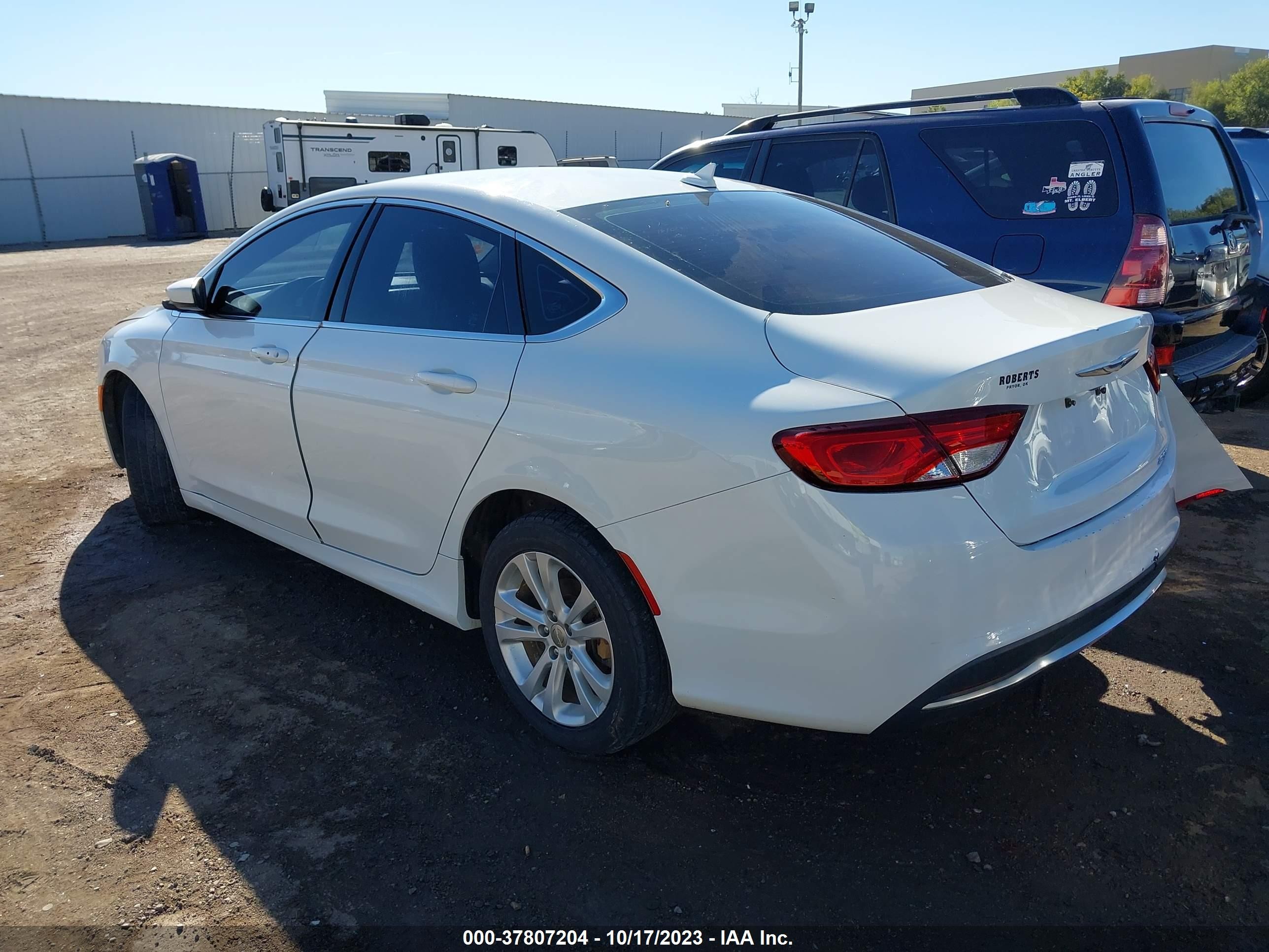 Photo 2 VIN: 1C3CCCABXFN664120 - CHRYSLER 200 