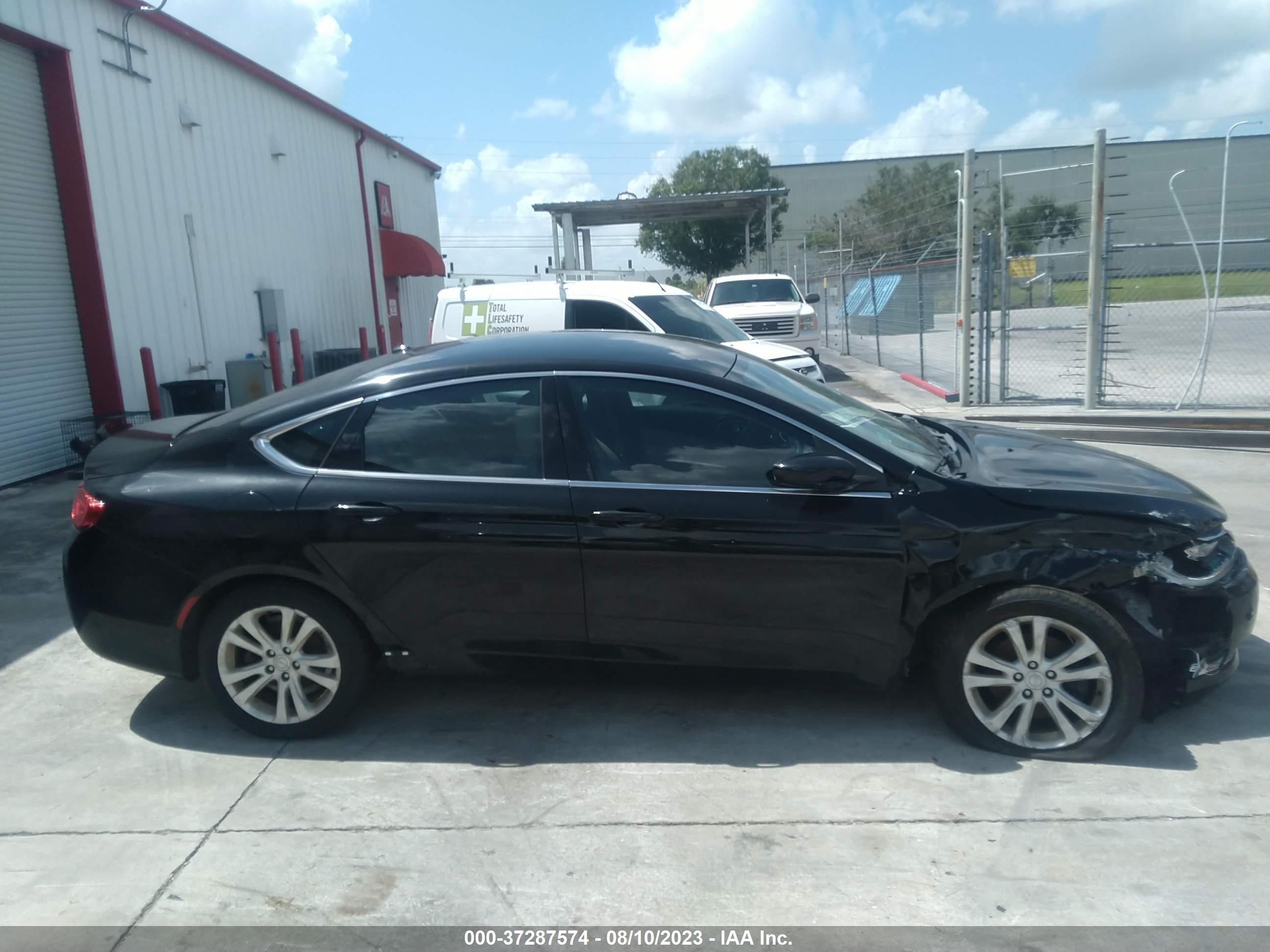 Photo 12 VIN: 1C3CCCABXGN136160 - CHRYSLER 200 