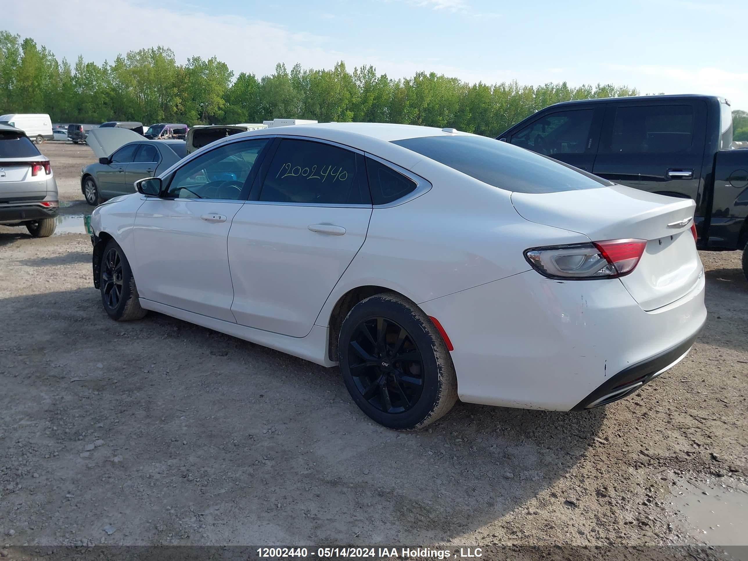 Photo 2 VIN: 1C3CCCAG3FN524082 - CHRYSLER 200 