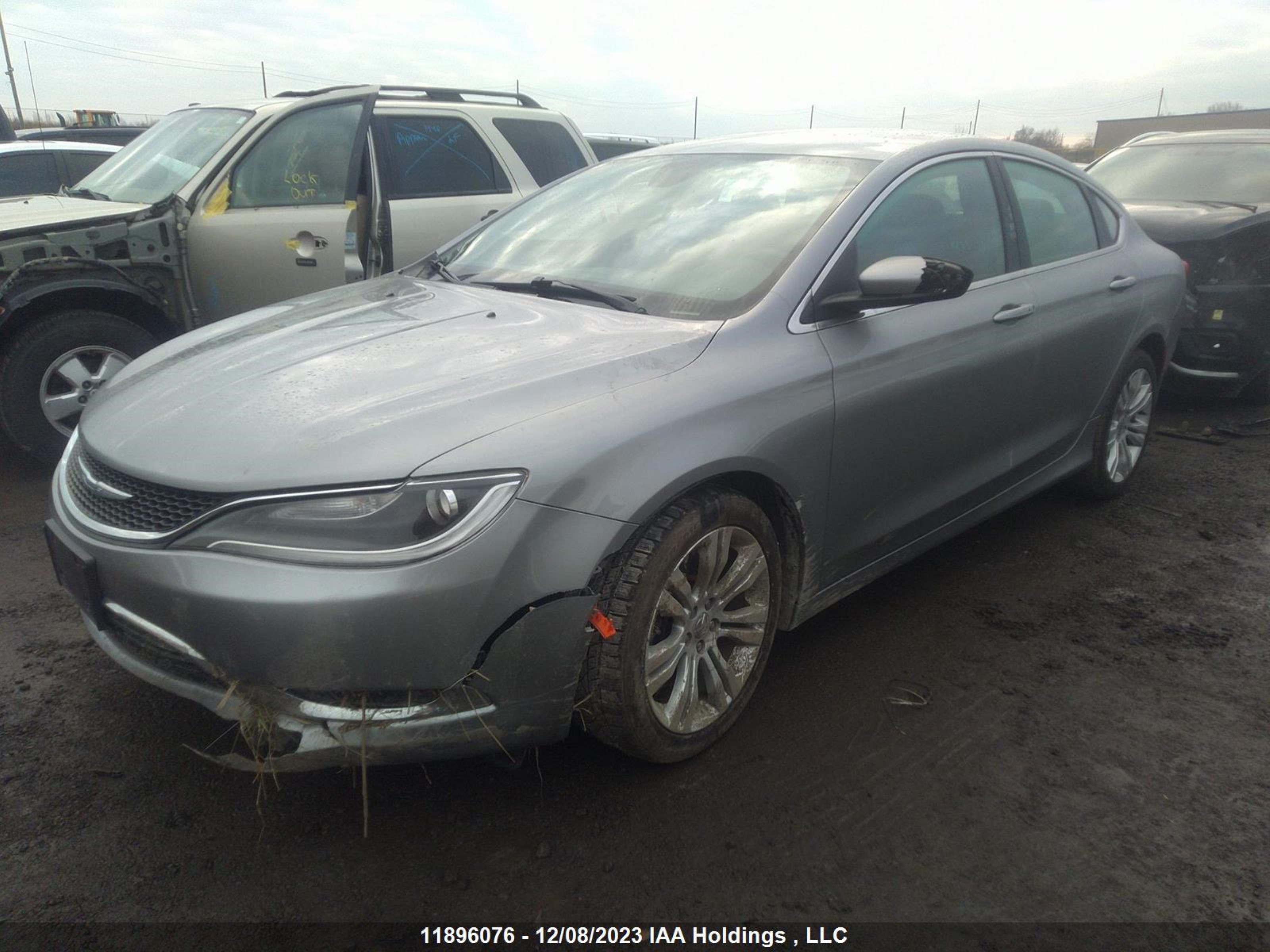 Photo 1 VIN: 1C3CCCAG4FN500762 - CHRYSLER 200 