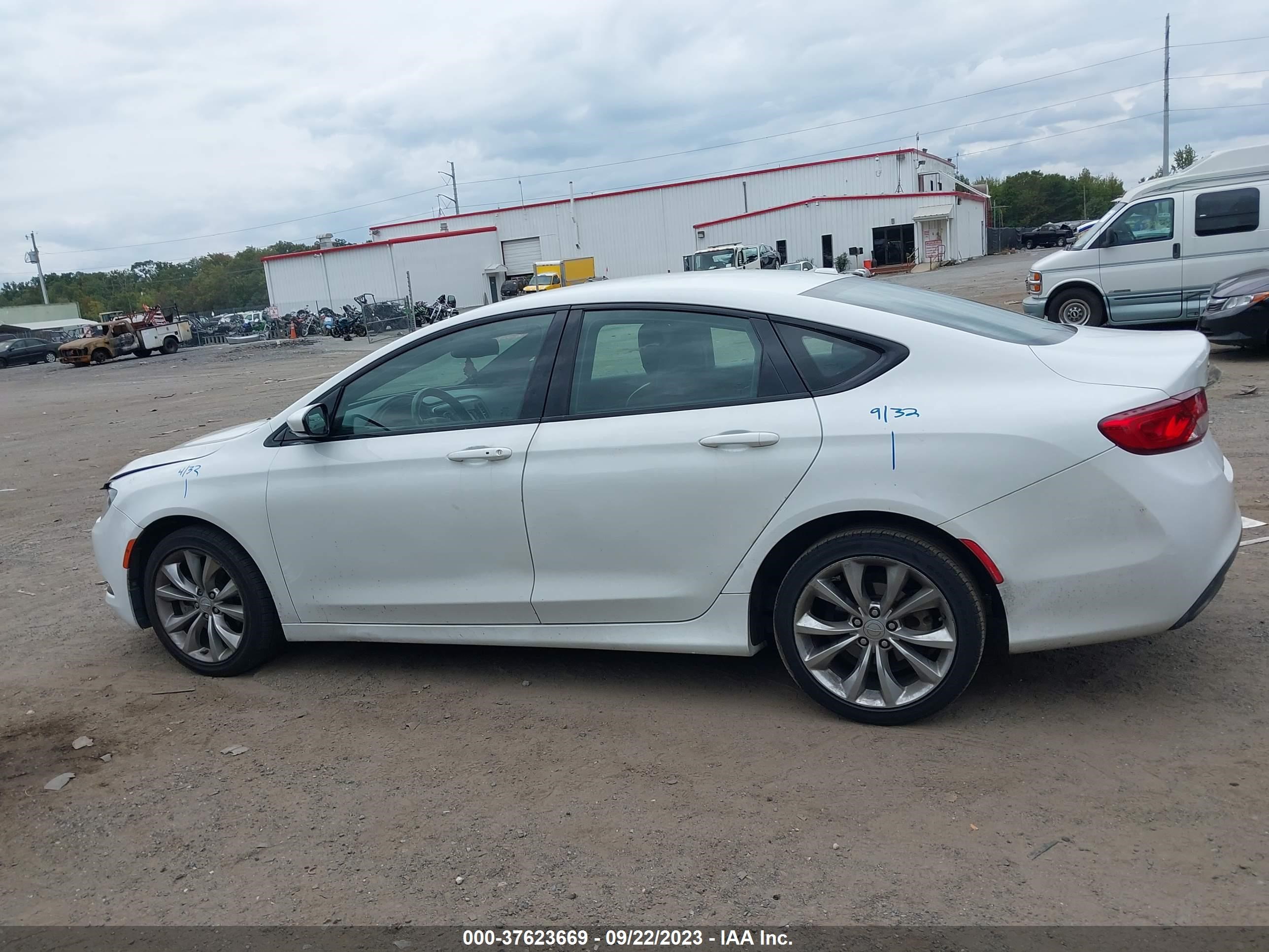 Photo 13 VIN: 1C3CCCBB3FN658951 - CHRYSLER 200 