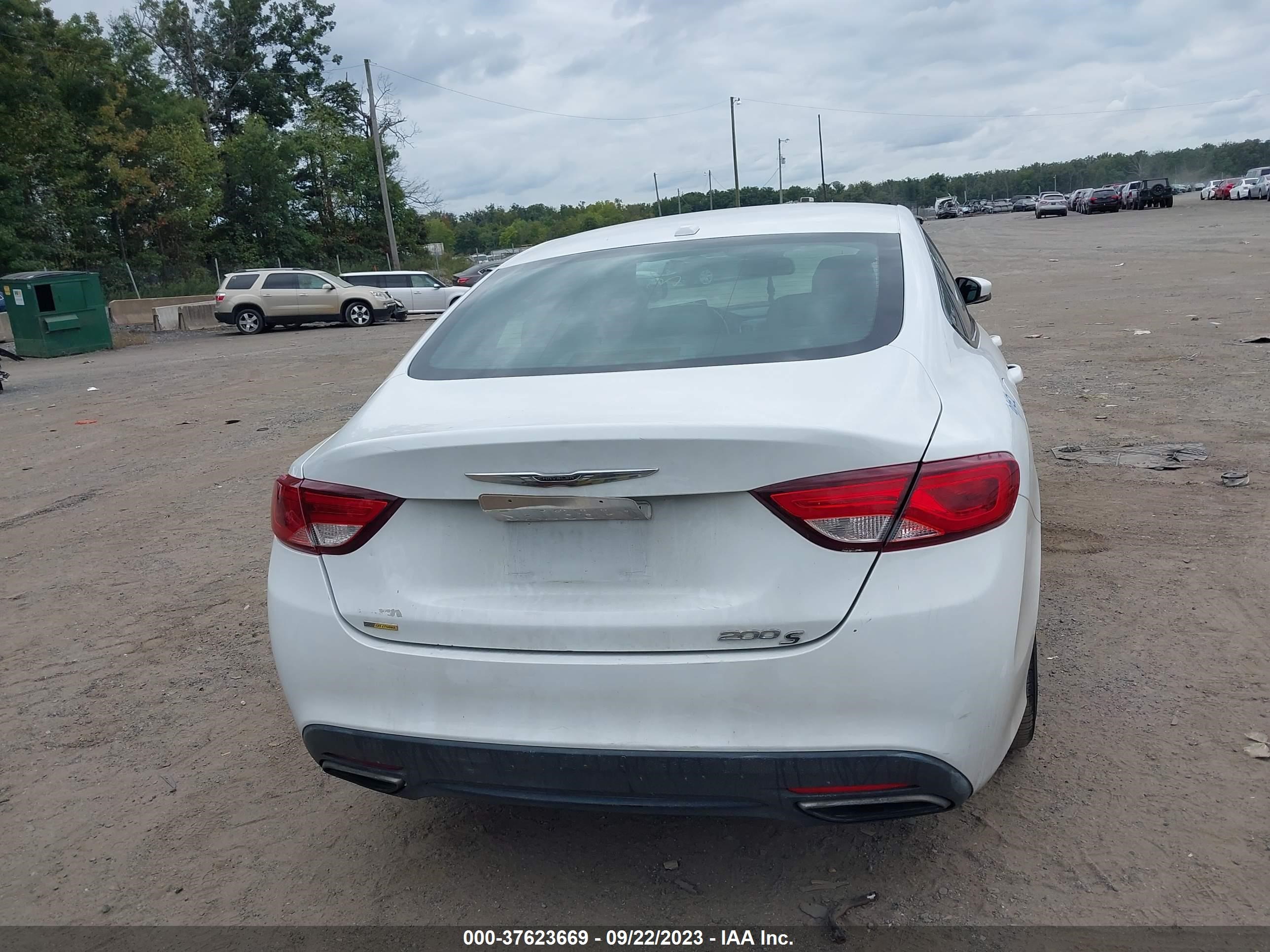 Photo 15 VIN: 1C3CCCBB3FN658951 - CHRYSLER 200 