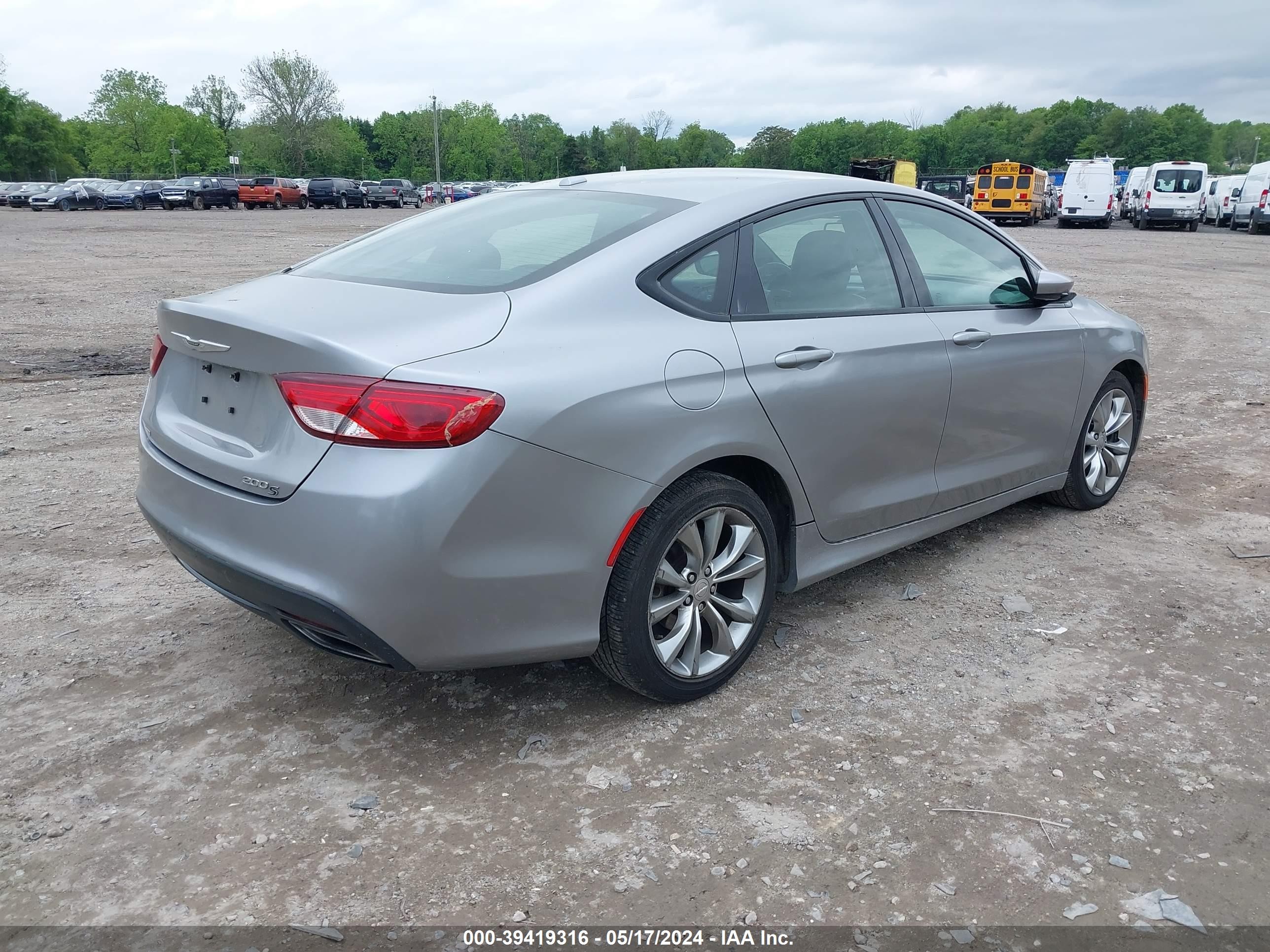 Photo 3 VIN: 1C3CCCBB4FN675757 - CHRYSLER 200 