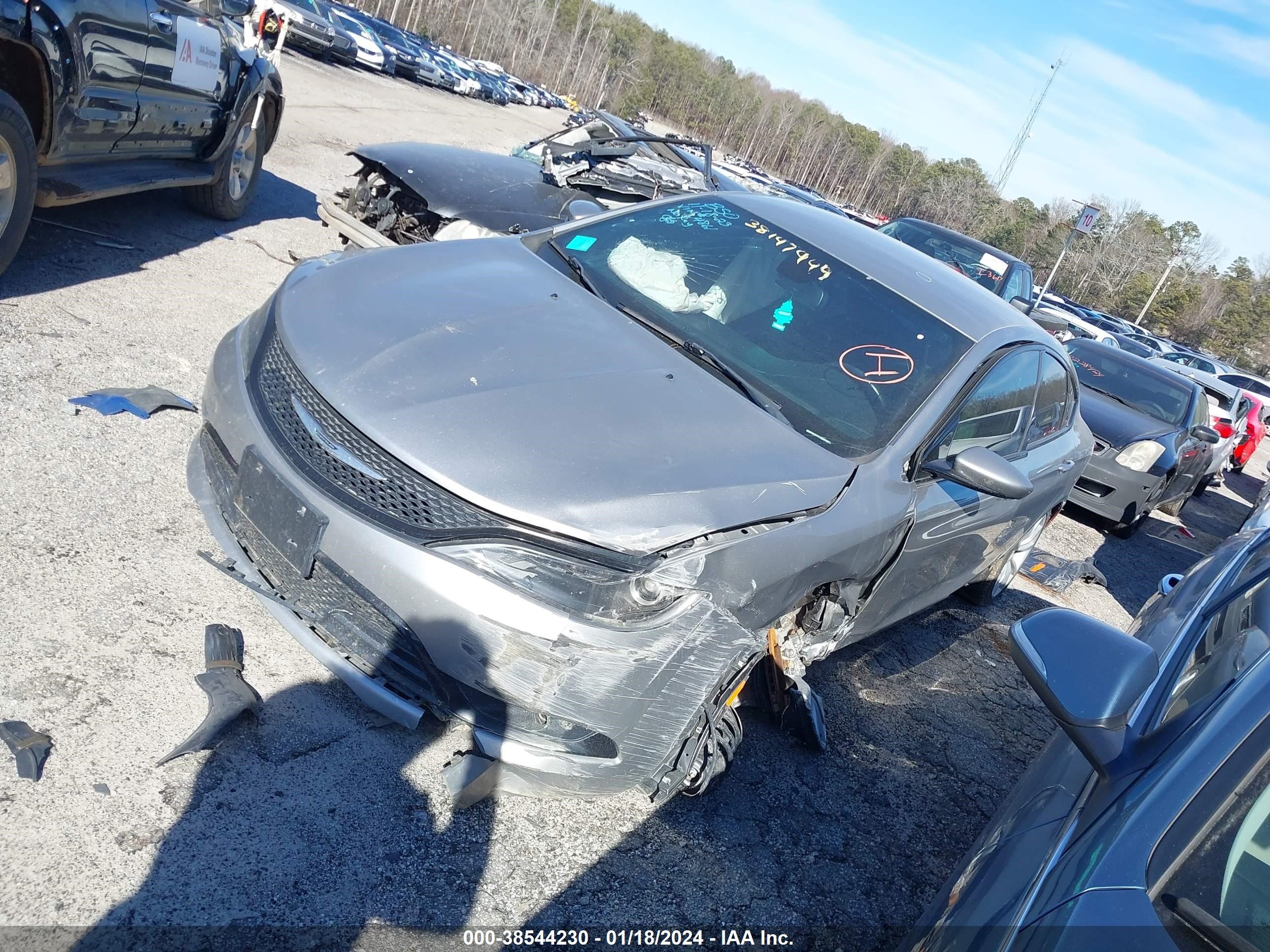 Photo 2 VIN: 1C3CCCBB4FN724861 - CHRYSLER 200 