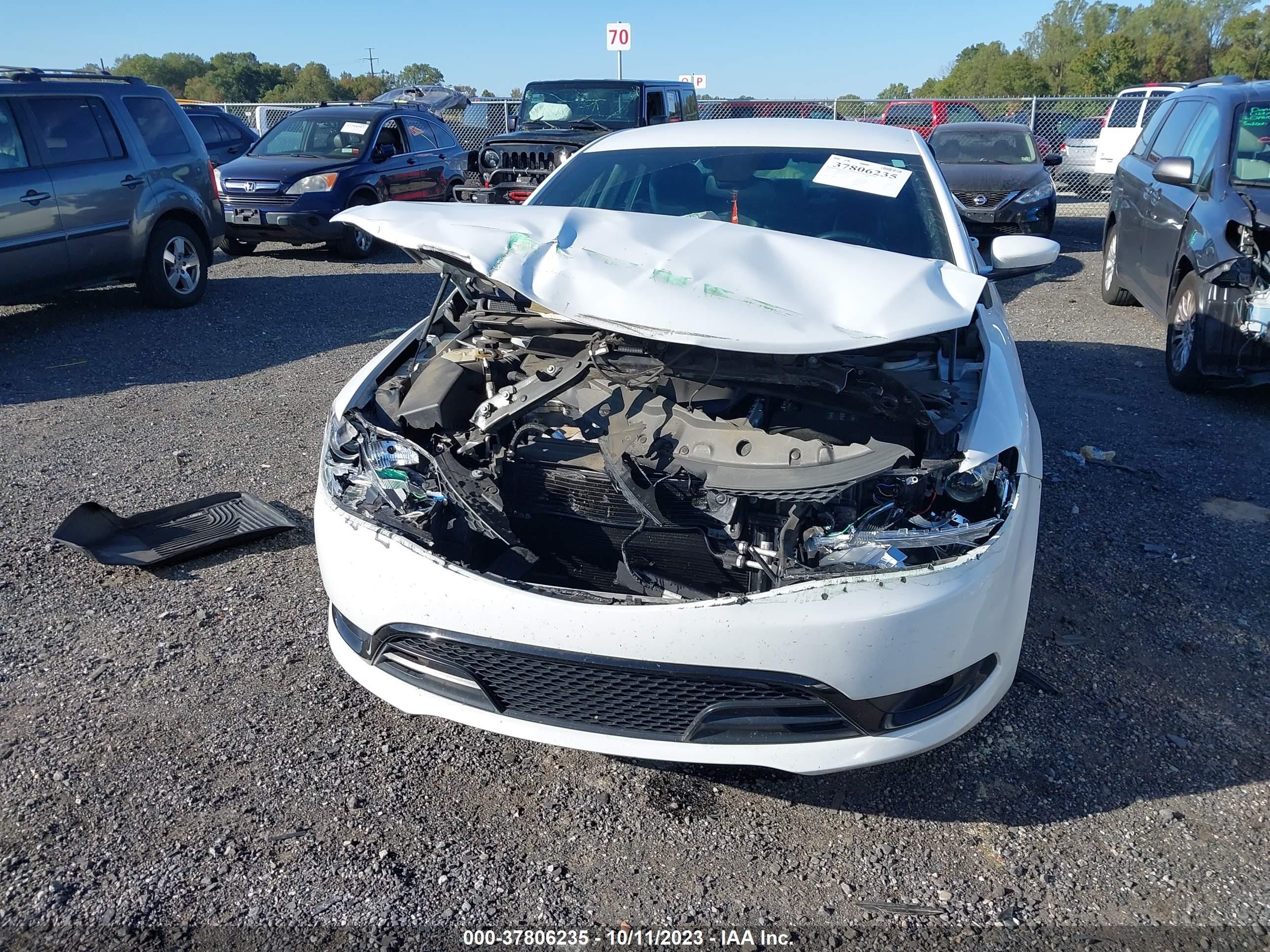 Photo 11 VIN: 1C3CCCBB4GN129929 - CHRYSLER 200 