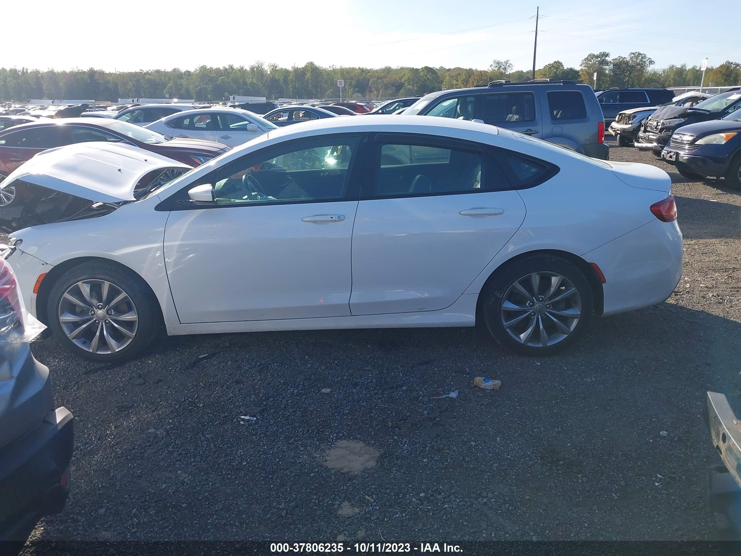 Photo 13 VIN: 1C3CCCBB4GN129929 - CHRYSLER 200 