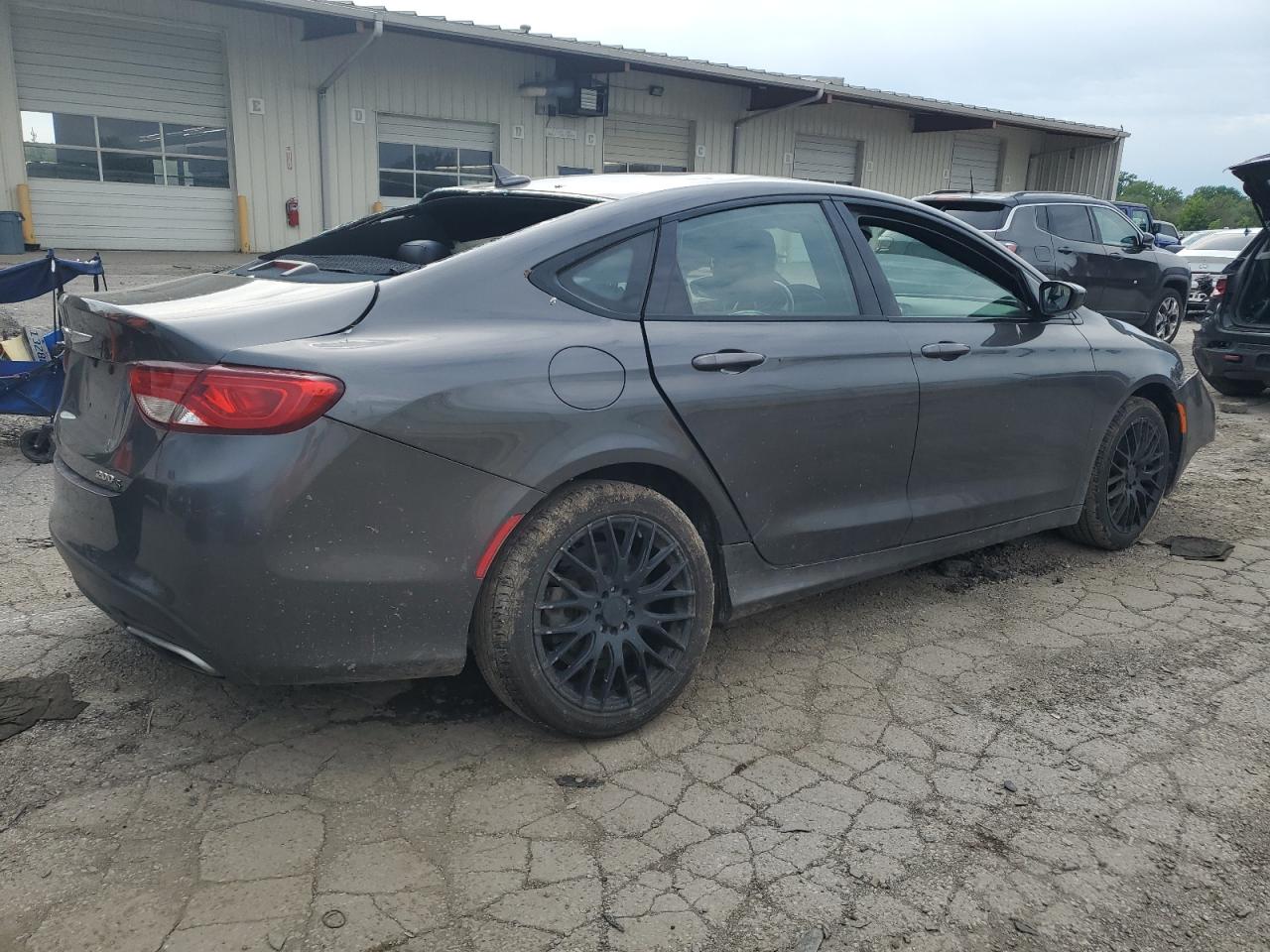 Photo 2 VIN: 1C3CCCBB5FN553831 - CHRYSLER 200 