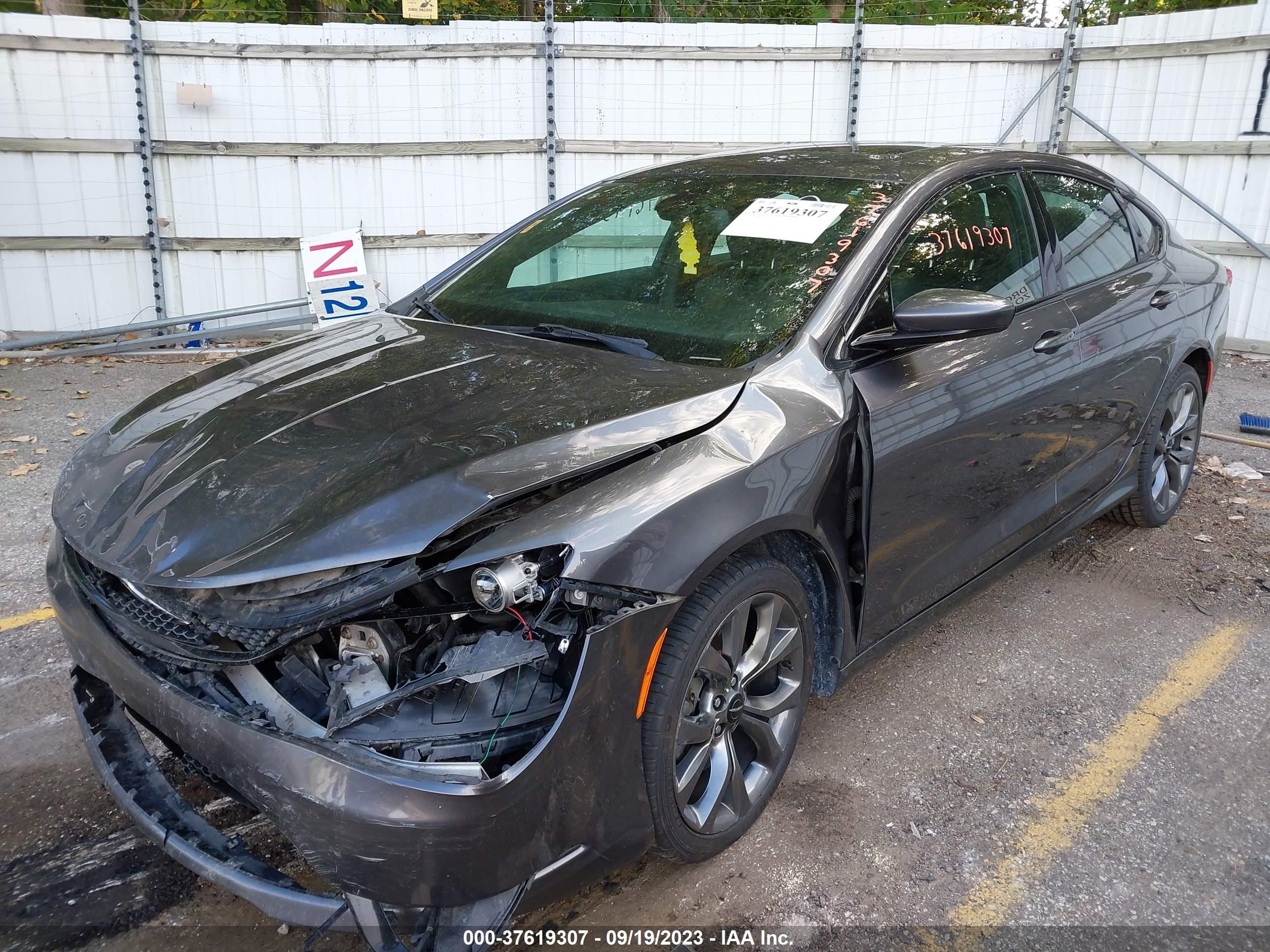 Photo 1 VIN: 1C3CCCBG4FN694112 - CHRYSLER 200 