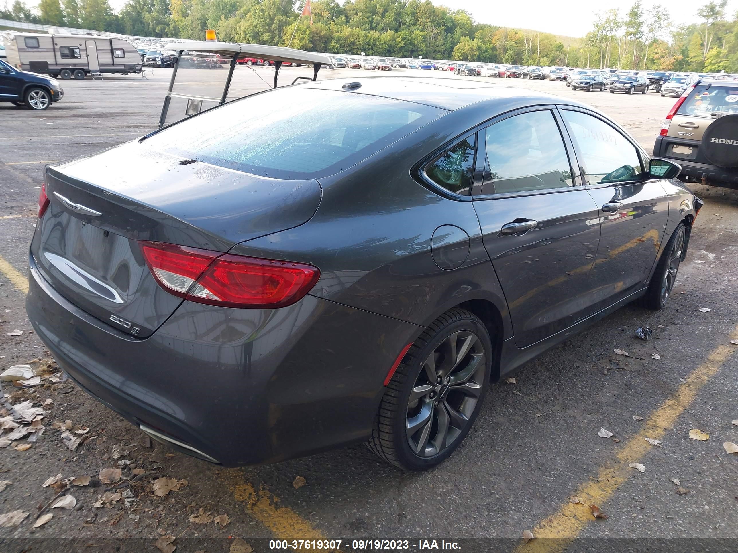 Photo 3 VIN: 1C3CCCBG4FN694112 - CHRYSLER 200 