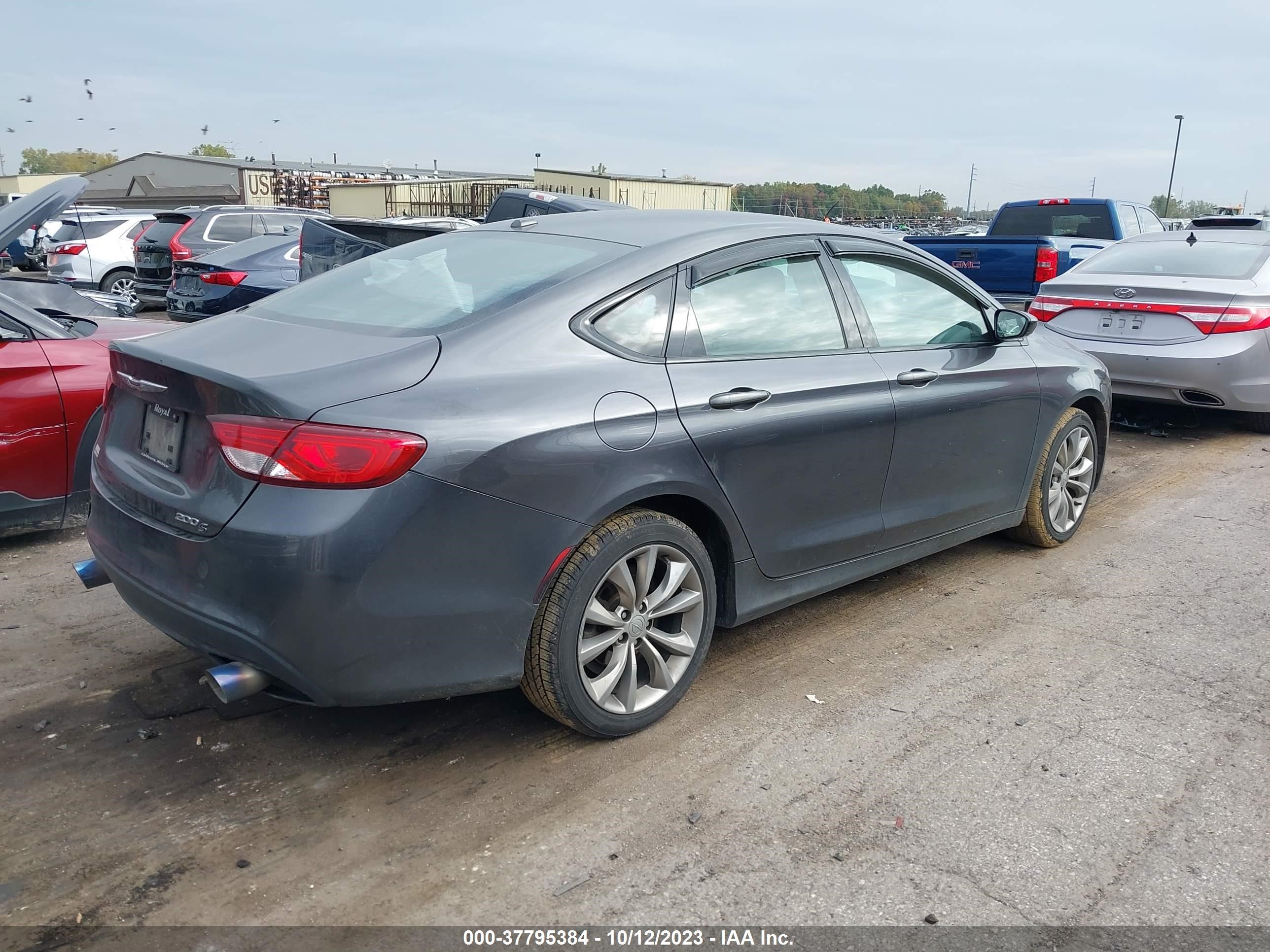 Photo 3 VIN: 1C3CCCBG8FN706200 - CHRYSLER 200 