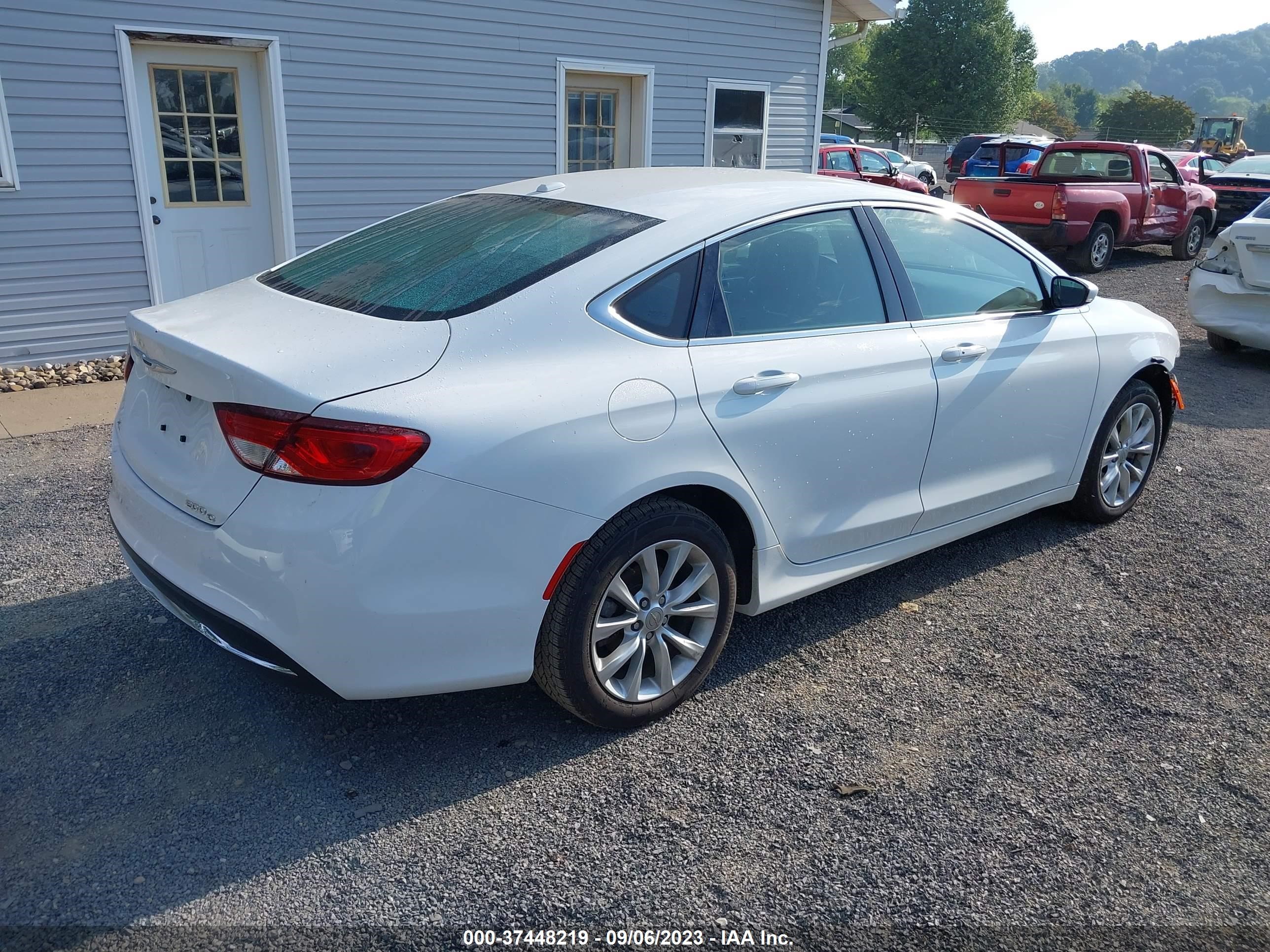 Photo 3 VIN: 1C3CCCCB2FN544518 - CHRYSLER 200 