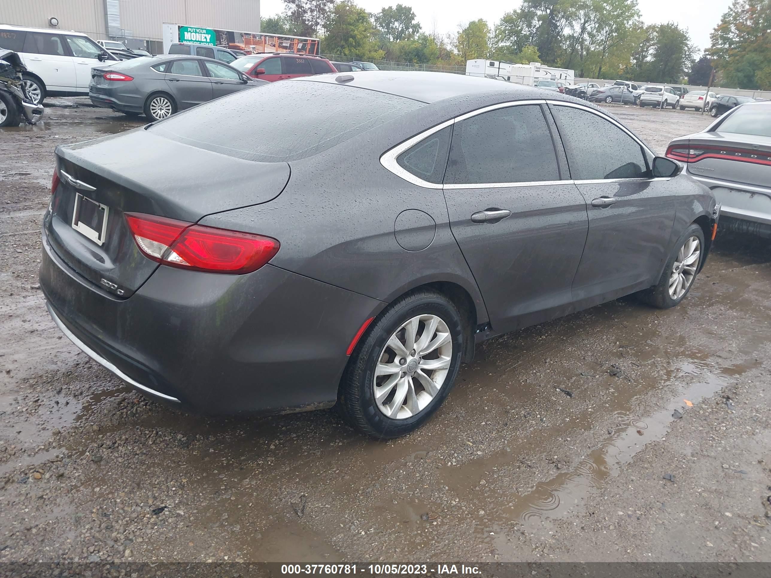 Photo 3 VIN: 1C3CCCCB3FN674758 - CHRYSLER 200 