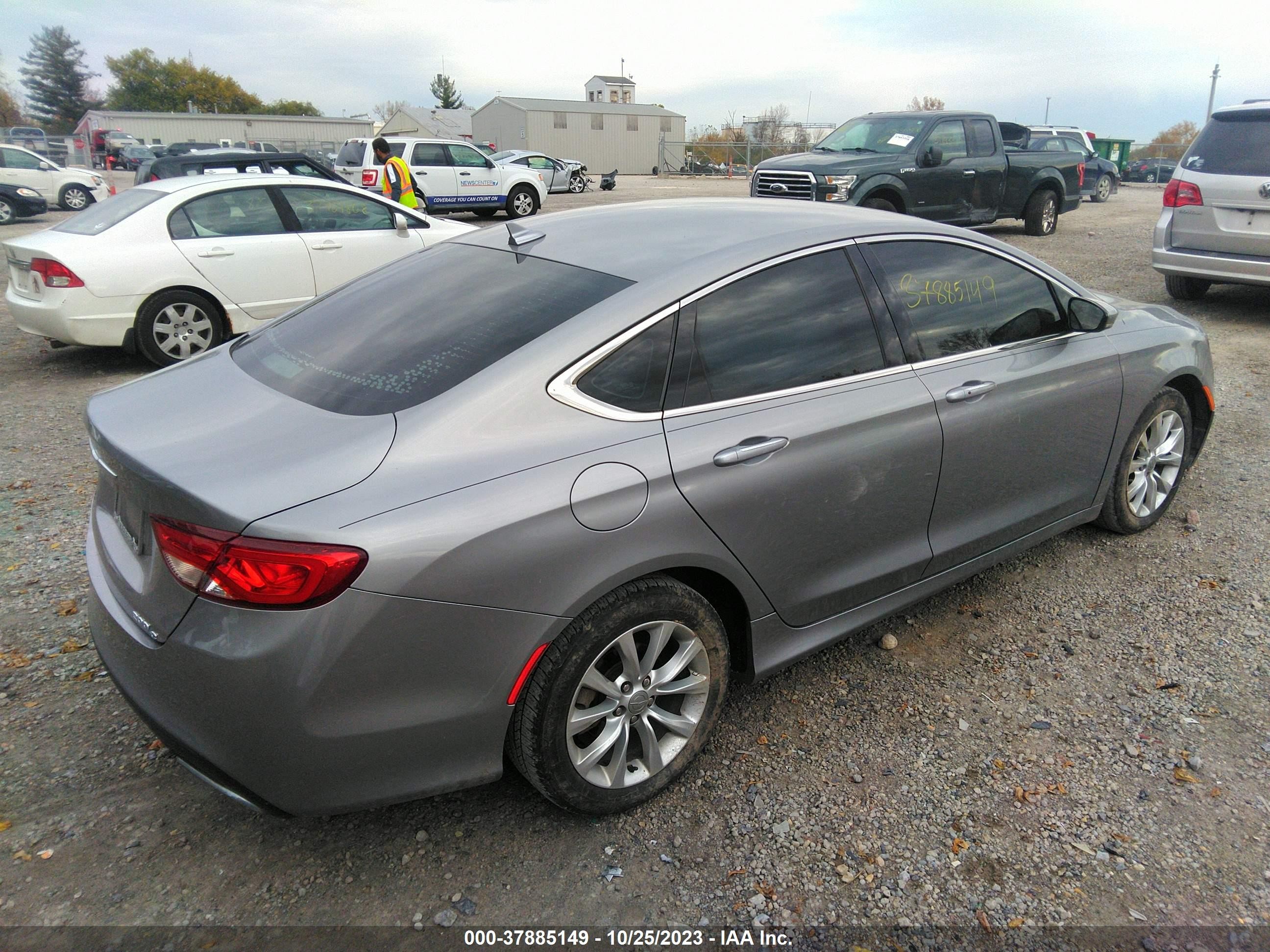 Photo 3 VIN: 1C3CCCCG7FN510232 - CHRYSLER 200 