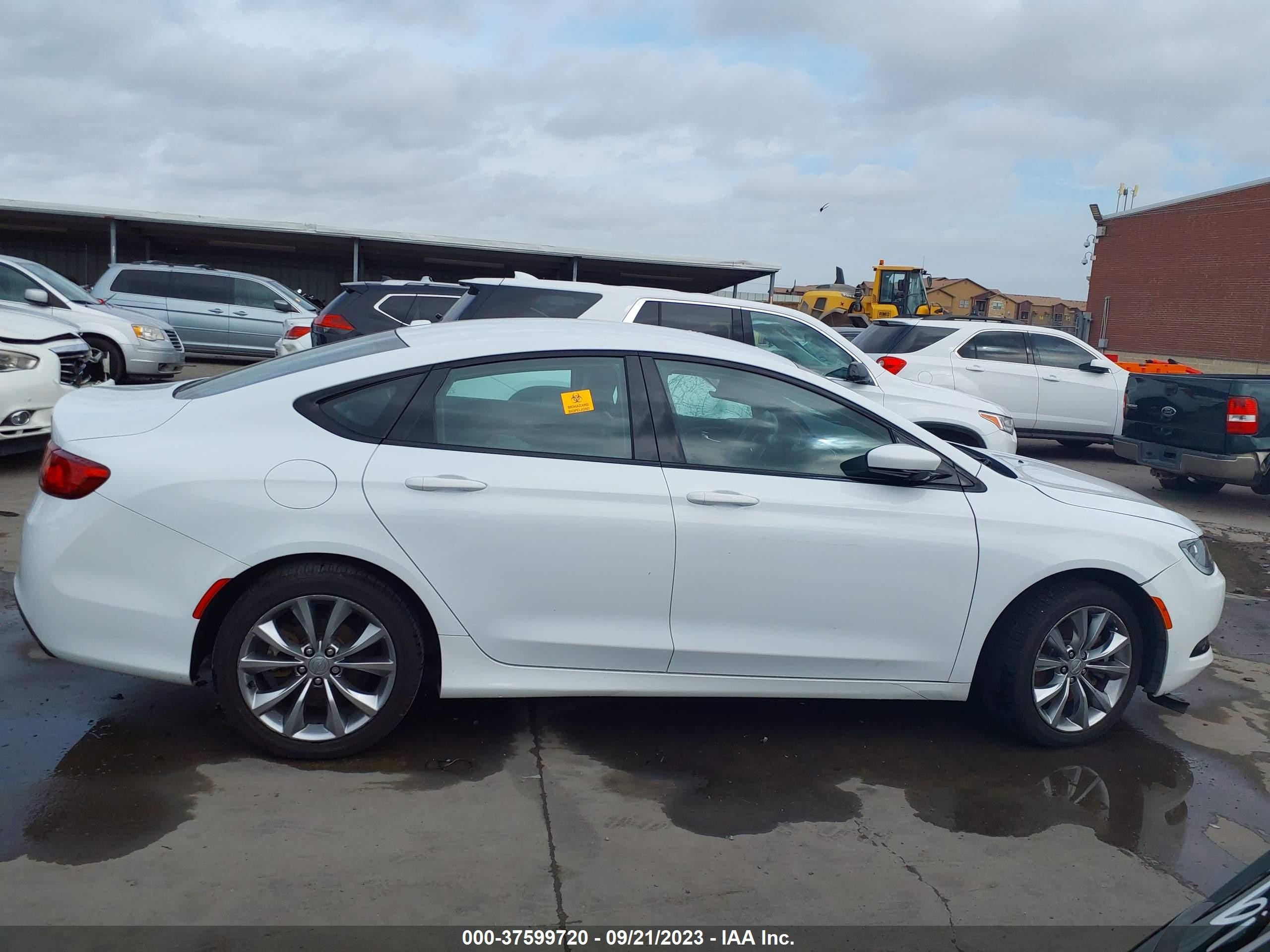 Photo 12 VIN: 1C3CCCDG4GN151583 - CHRYSLER 200 