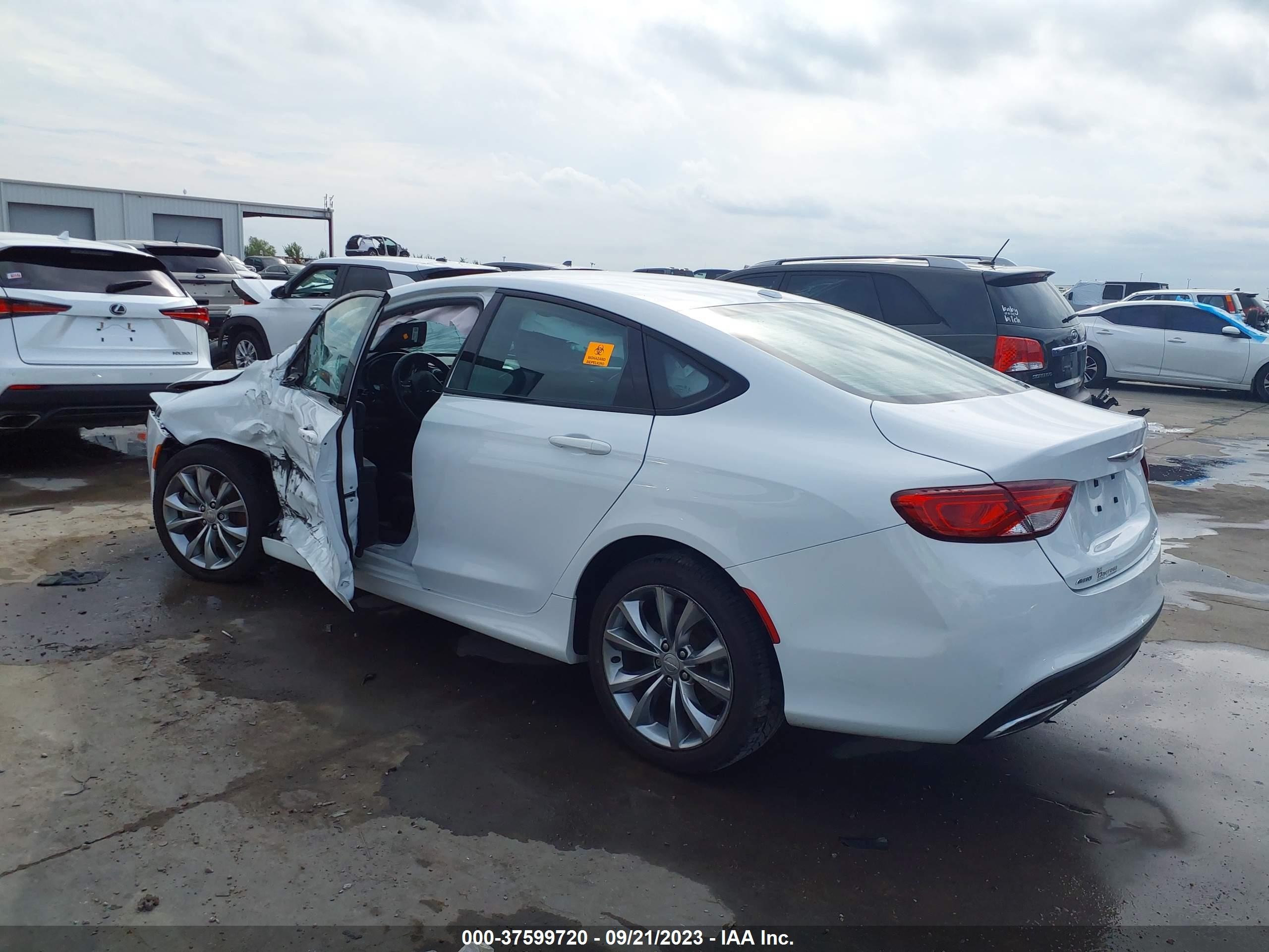 Photo 2 VIN: 1C3CCCDG4GN151583 - CHRYSLER 200 