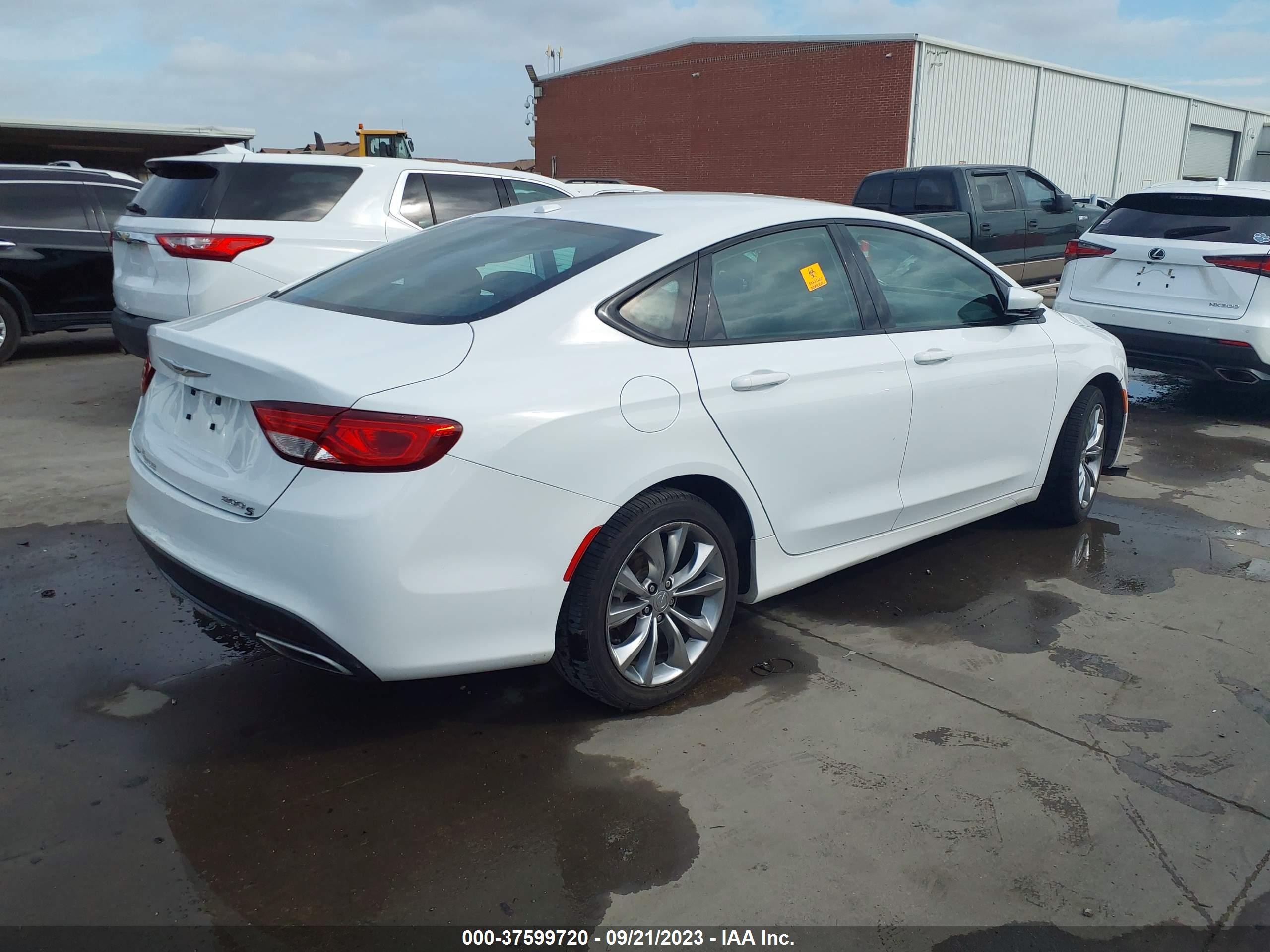 Photo 3 VIN: 1C3CCCDG4GN151583 - CHRYSLER 200 