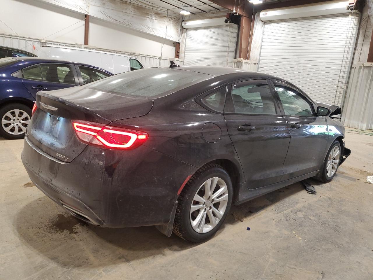 Photo 2 VIN: 1C3CCCDG7FN732056 - CHRYSLER 200 