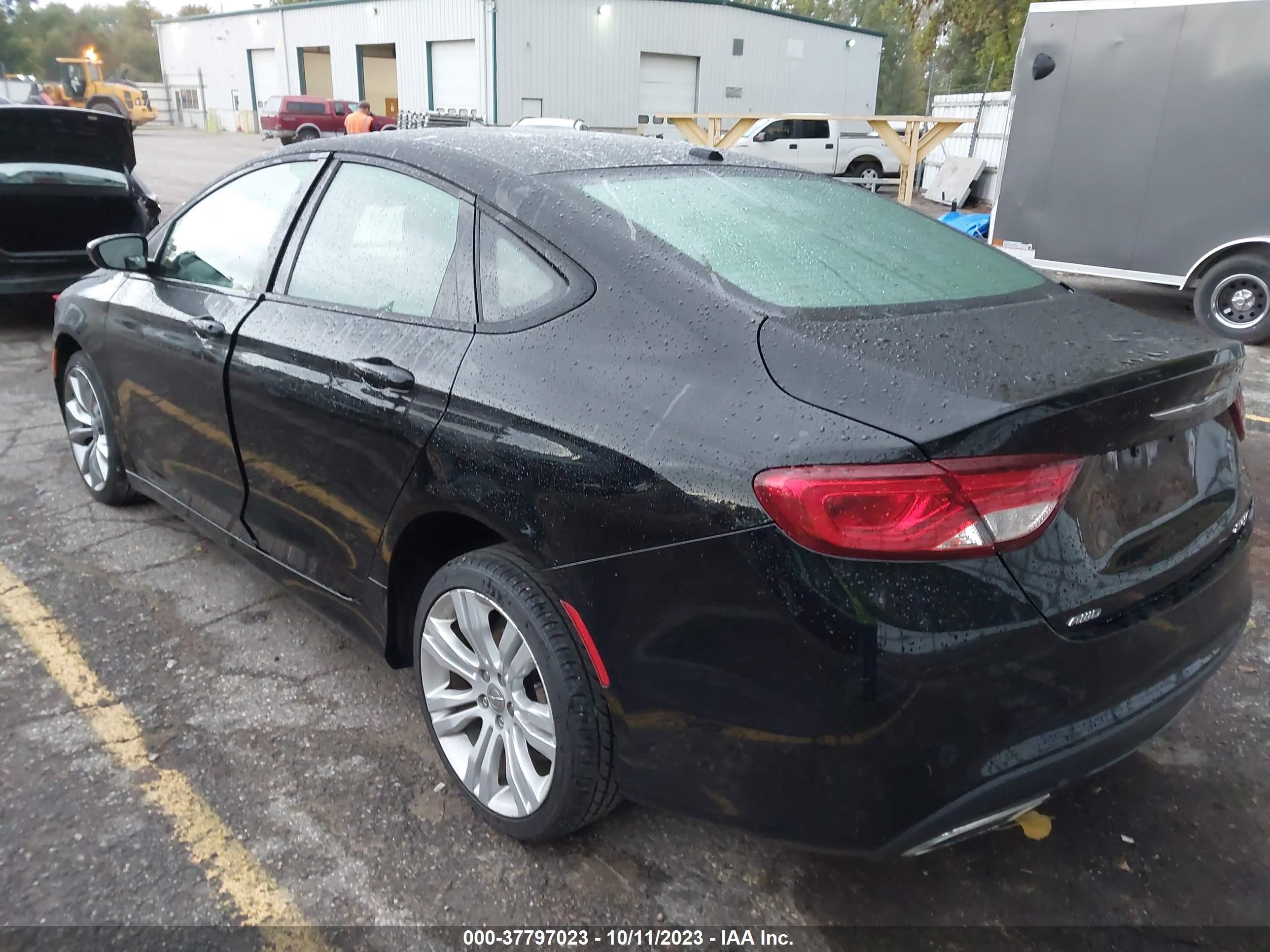 Photo 2 VIN: 1C3CCCDG7GN139525 - CHRYSLER 200 