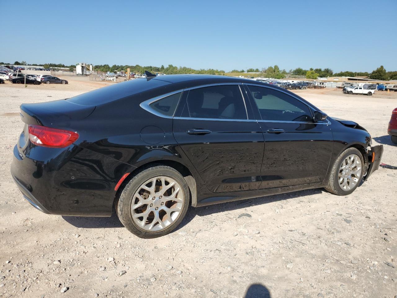 Photo 2 VIN: 1C3CCCEG7FN620727 - CHRYSLER 200 