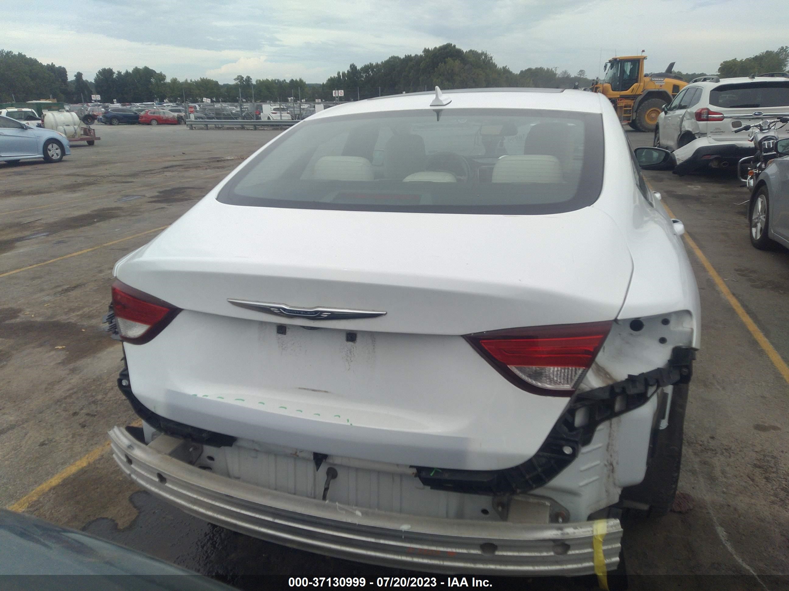 Photo 15 VIN: 1C3CCCEG8FN542751 - CHRYSLER 200 