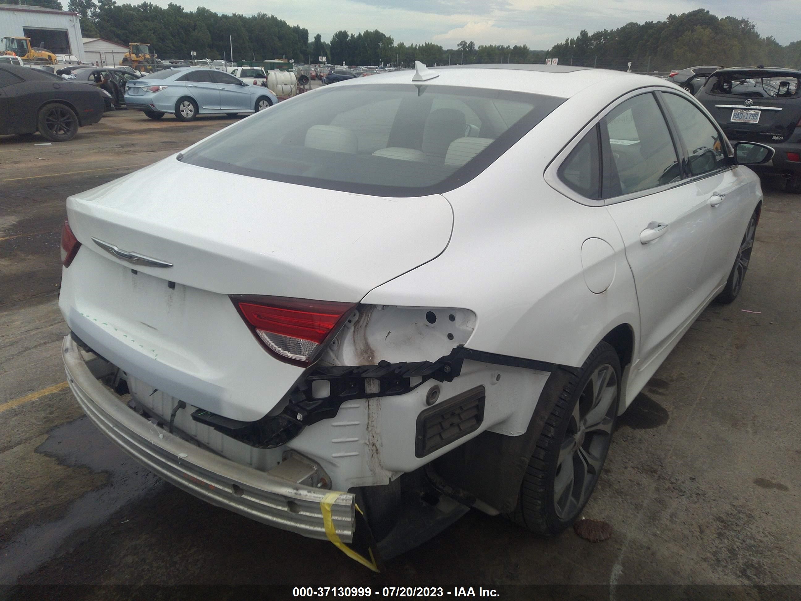 Photo 3 VIN: 1C3CCCEG8FN542751 - CHRYSLER 200 