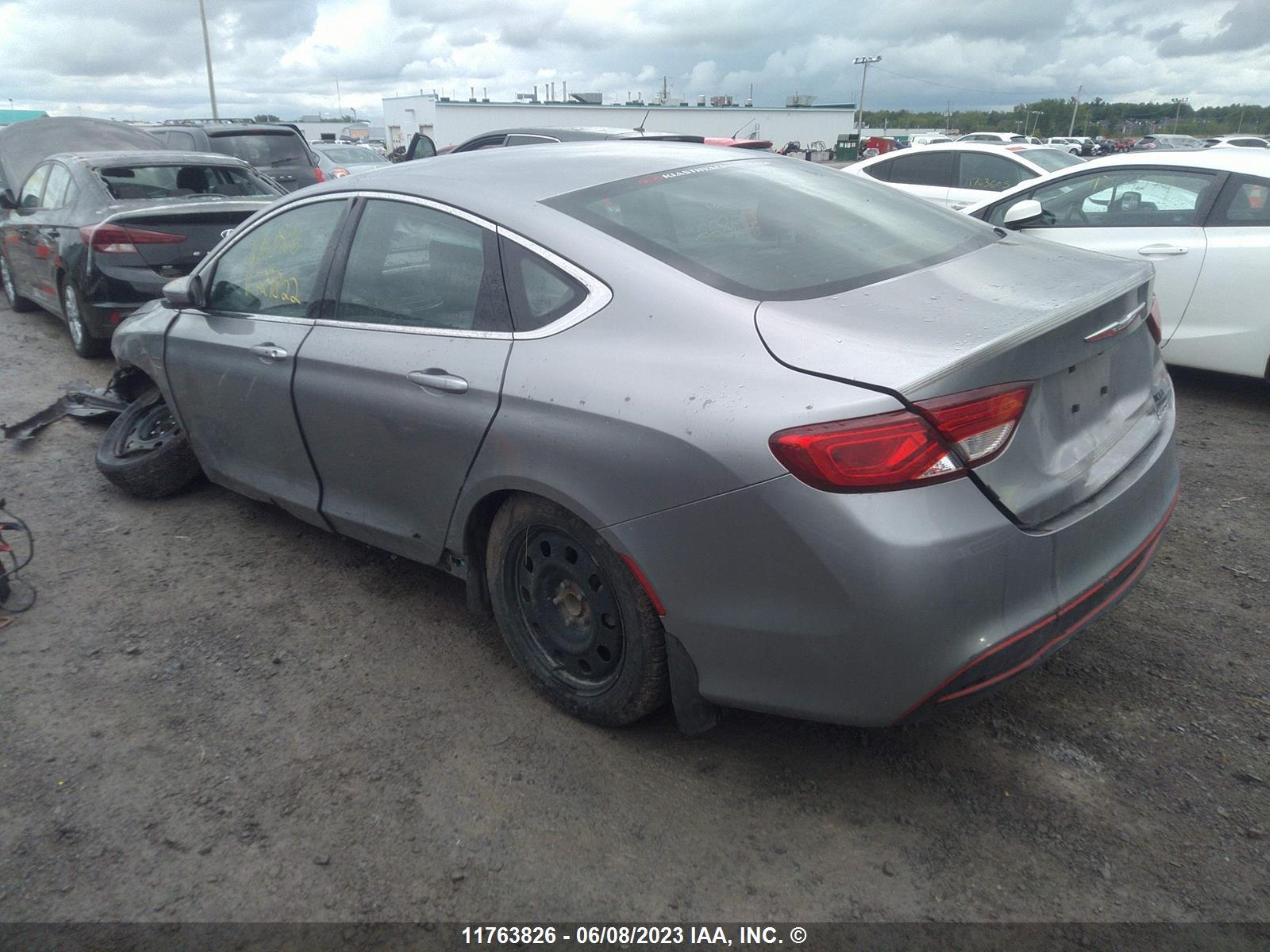 Photo 2 VIN: 1C3CCCFB5FN729822 - CHRYSLER 200 