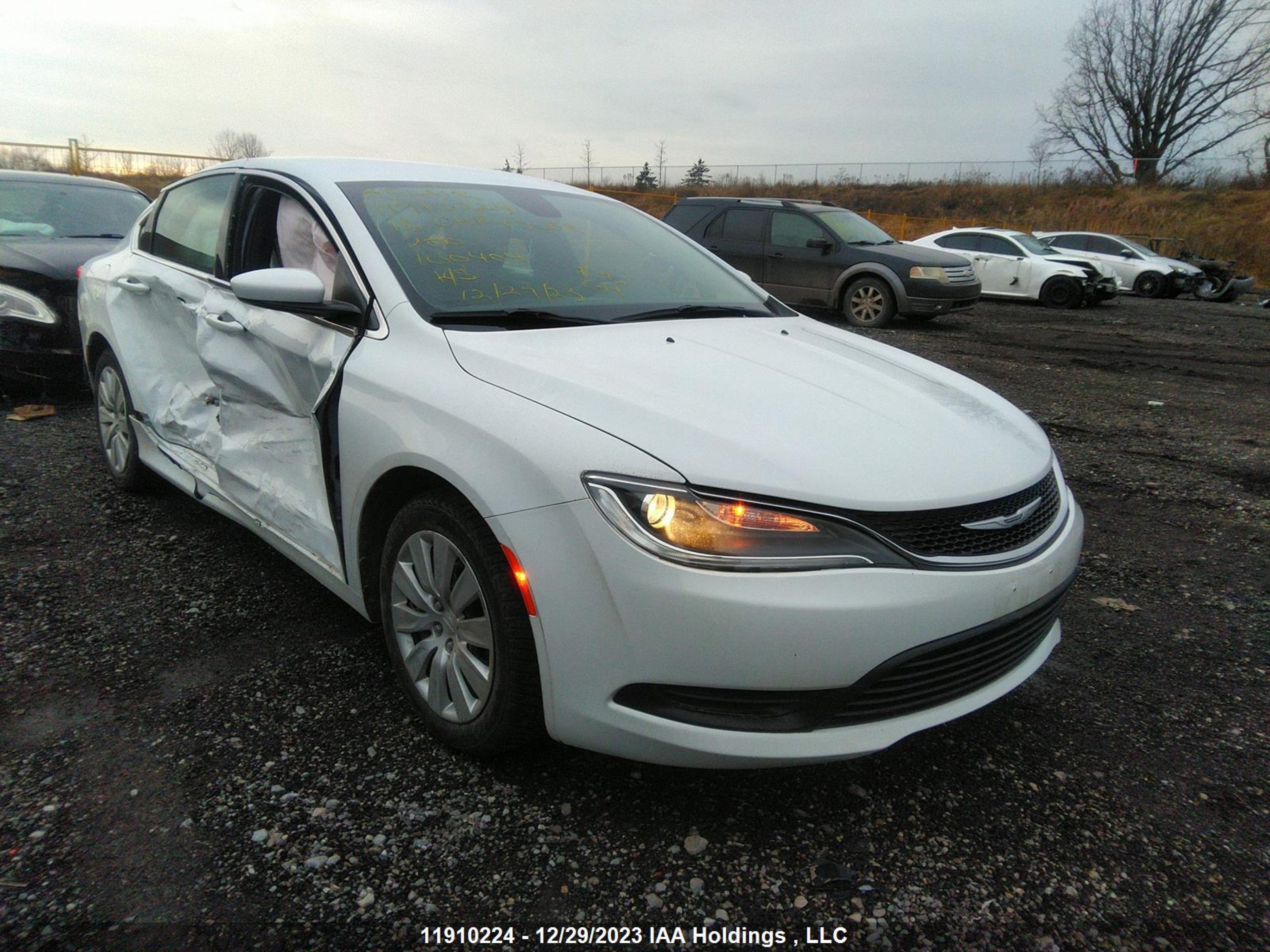 Photo 0 VIN: 1C3CCCFB7GN100404 - CHRYSLER 200 