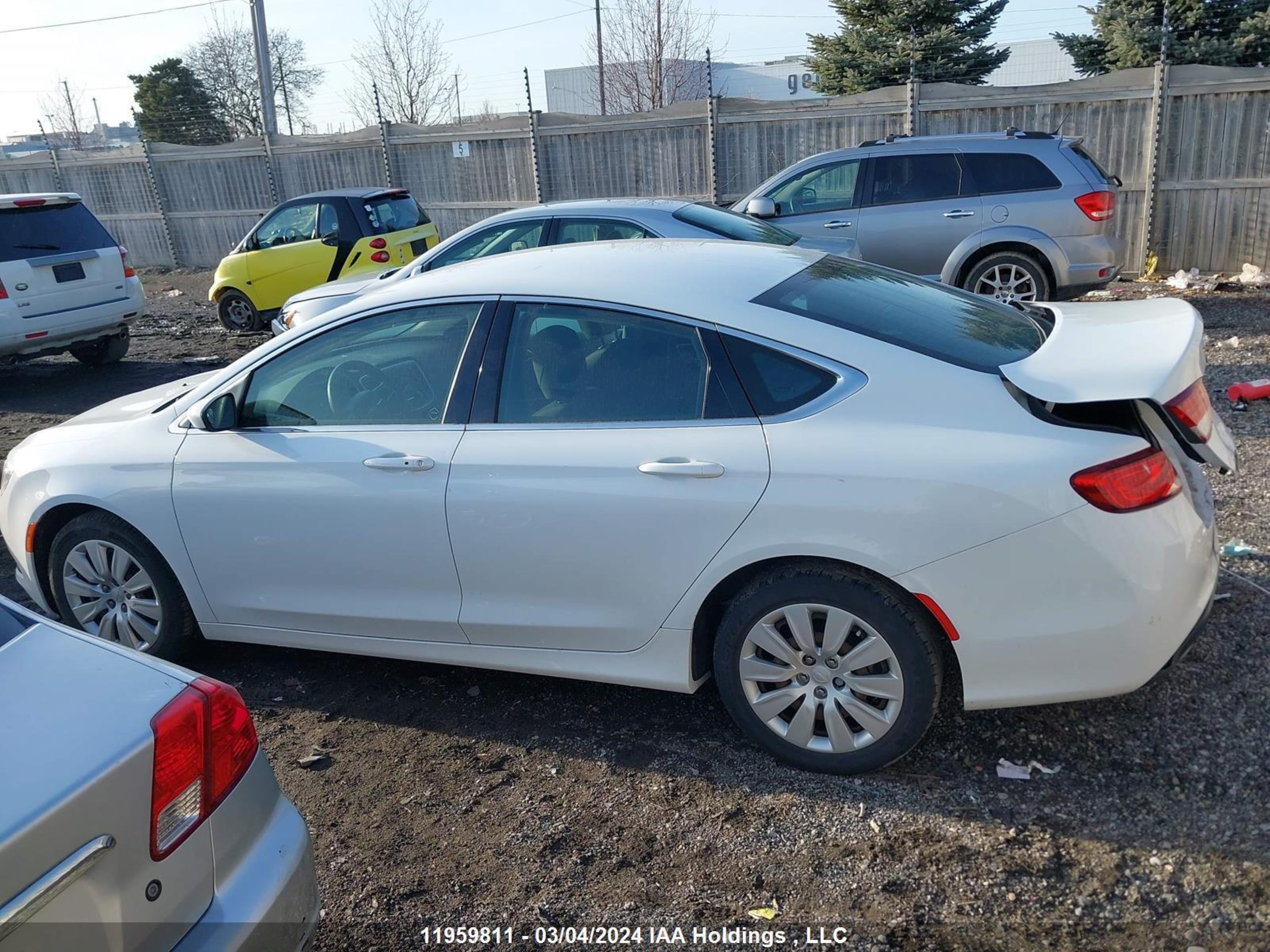 Photo 13 VIN: 1C3CCCFB9FN500737 - CHRYSLER 200 