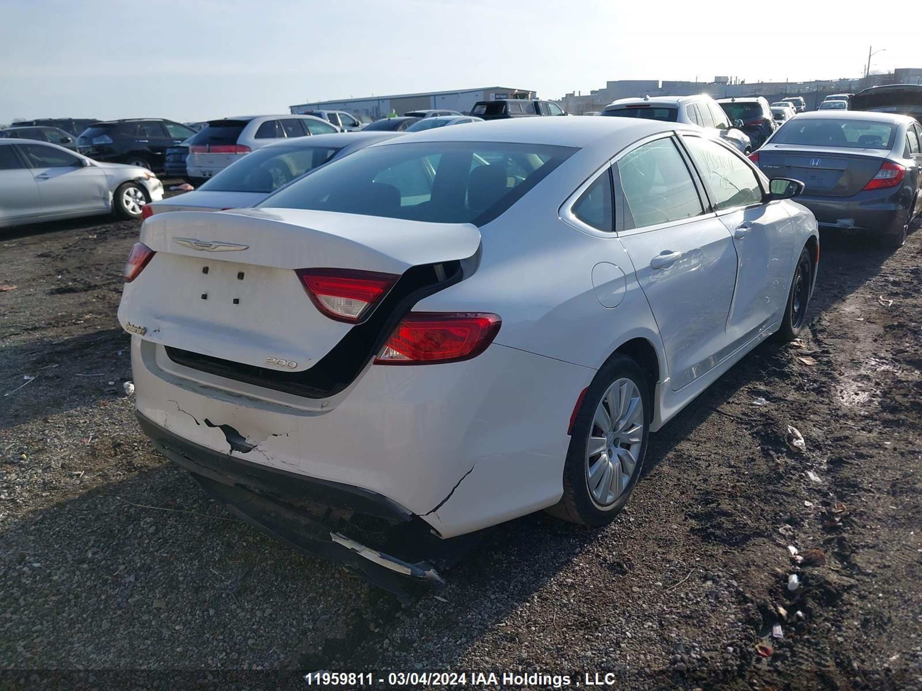 Photo 3 VIN: 1C3CCCFB9FN500737 - CHRYSLER 200 