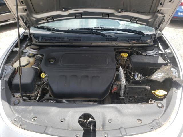 Photo 6 VIN: 1C3CDFAA4GD645141 - DODGE DART SE 