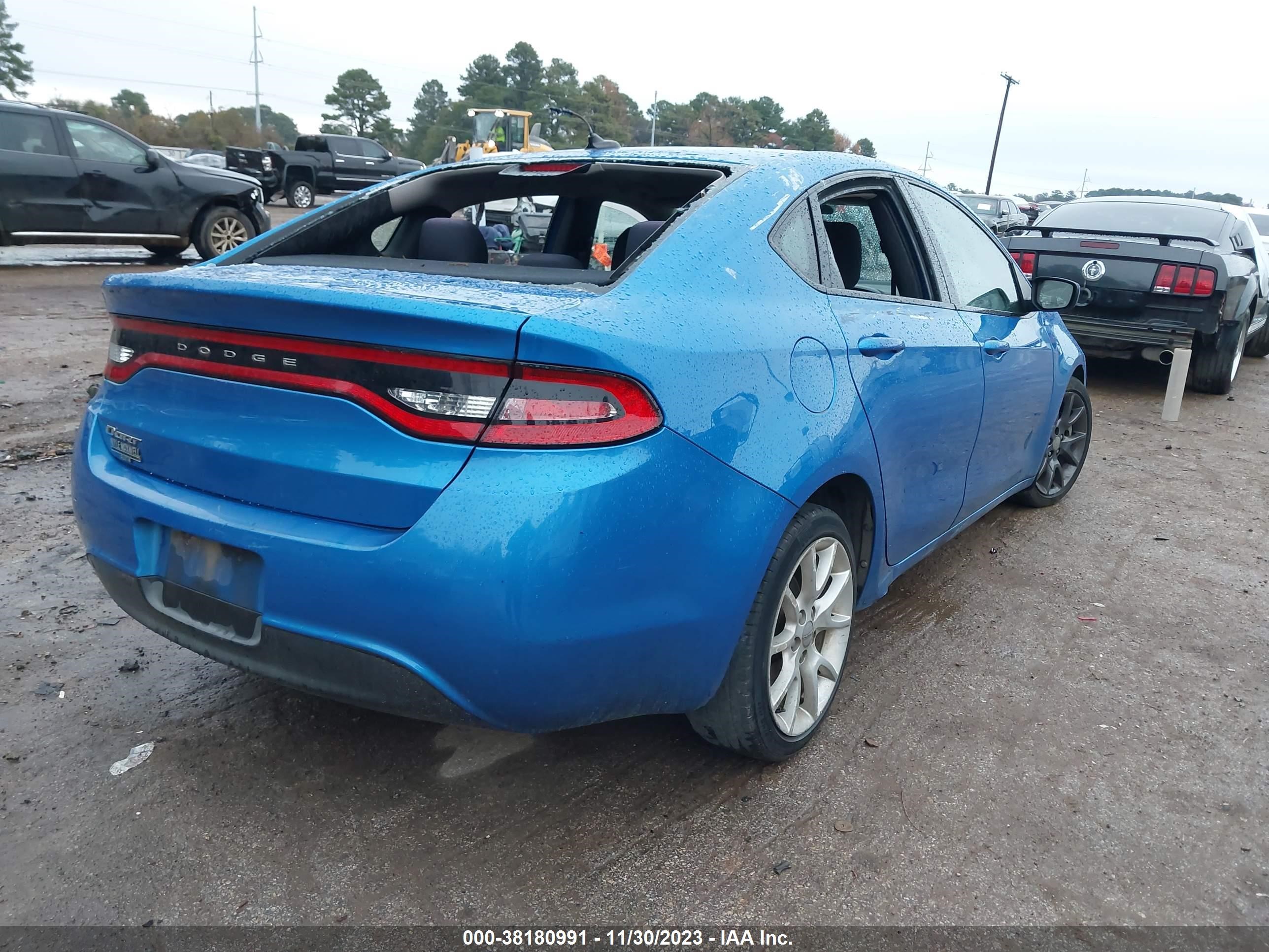 Photo 3 VIN: 1C3CDFAA6GD737349 - DODGE DART 