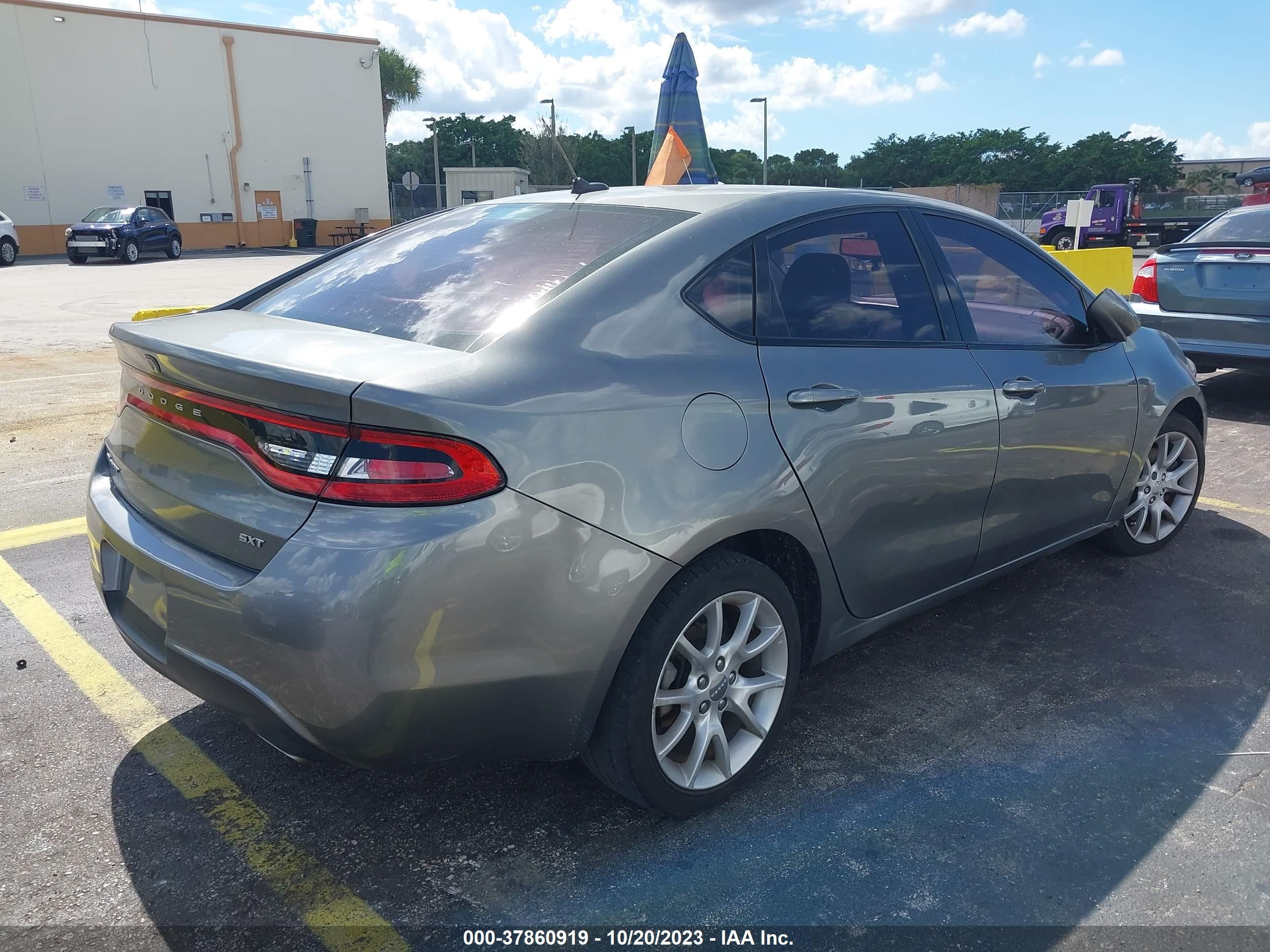 Photo 3 VIN: 1C3CDFBA0DD296490 - DODGE DART 