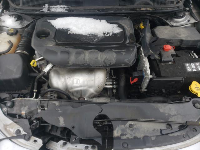 Photo 6 VIN: 1C3CDFBB3FD225246 - DODGE DART SXT 