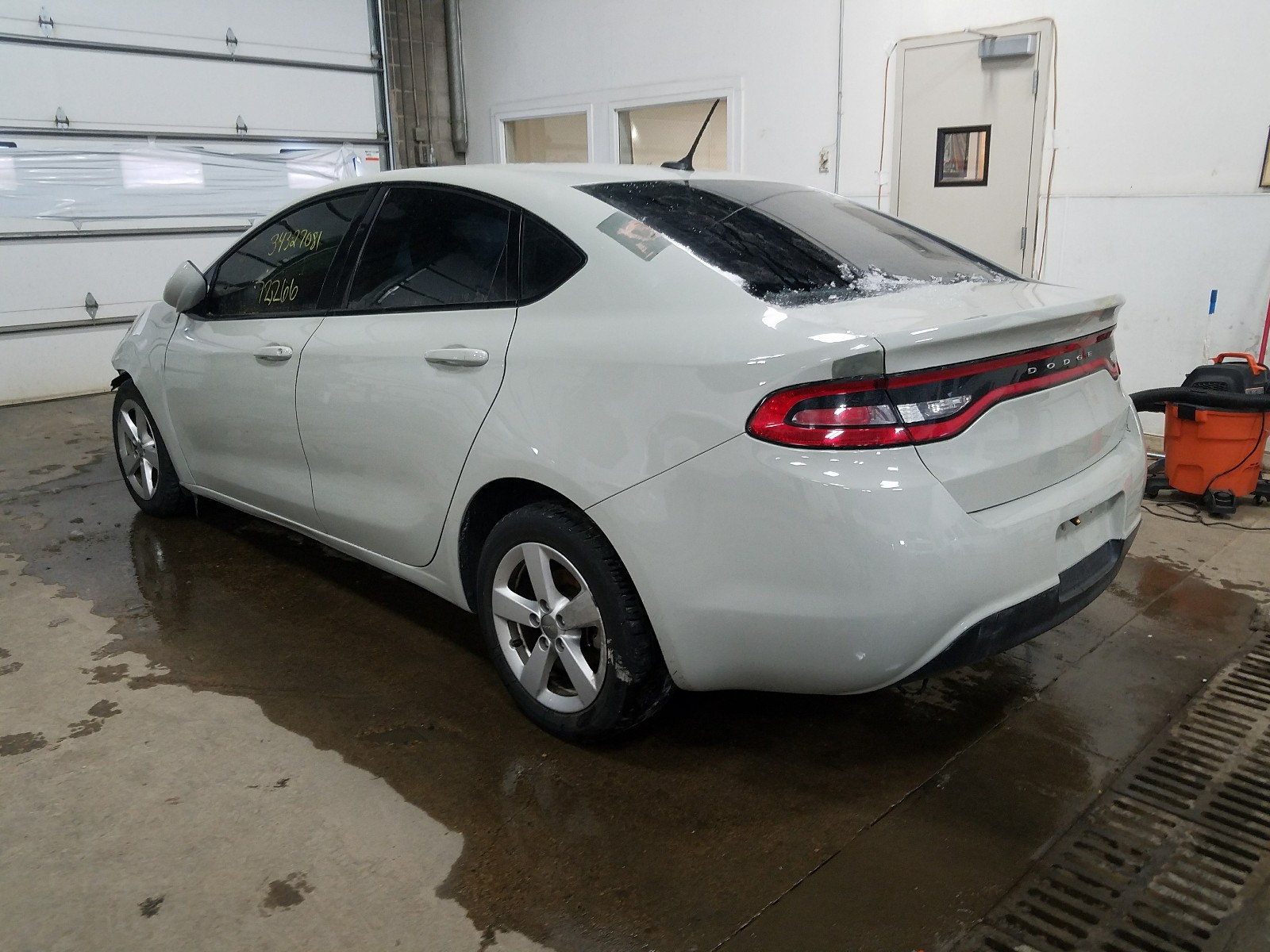 Photo 2 VIN: 1C3CDFBB9FD251477 - DODGE DART SXT 