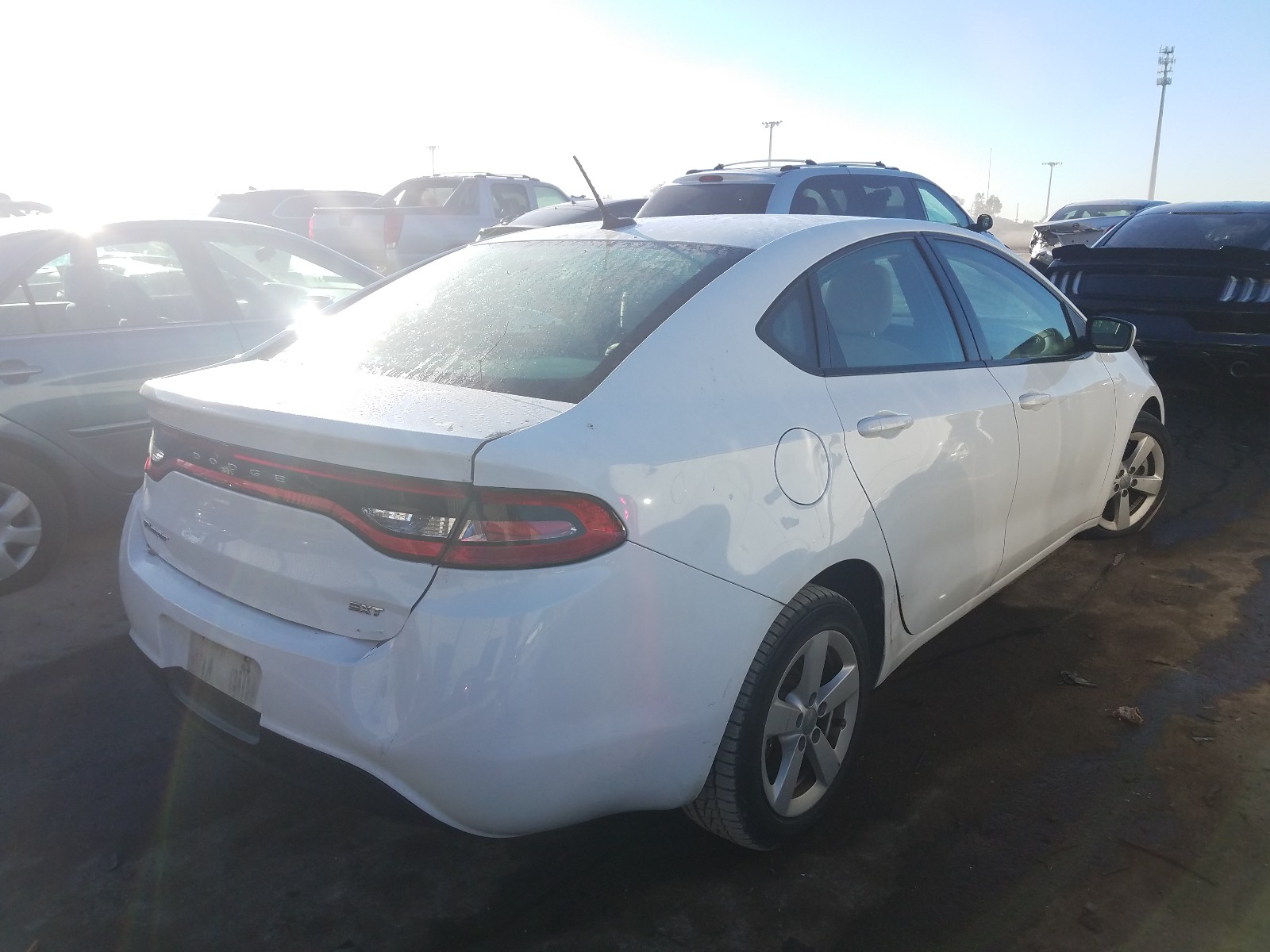 Photo 3 VIN: 1C3CDFBBXFD211697 - DODGE DART SXT 