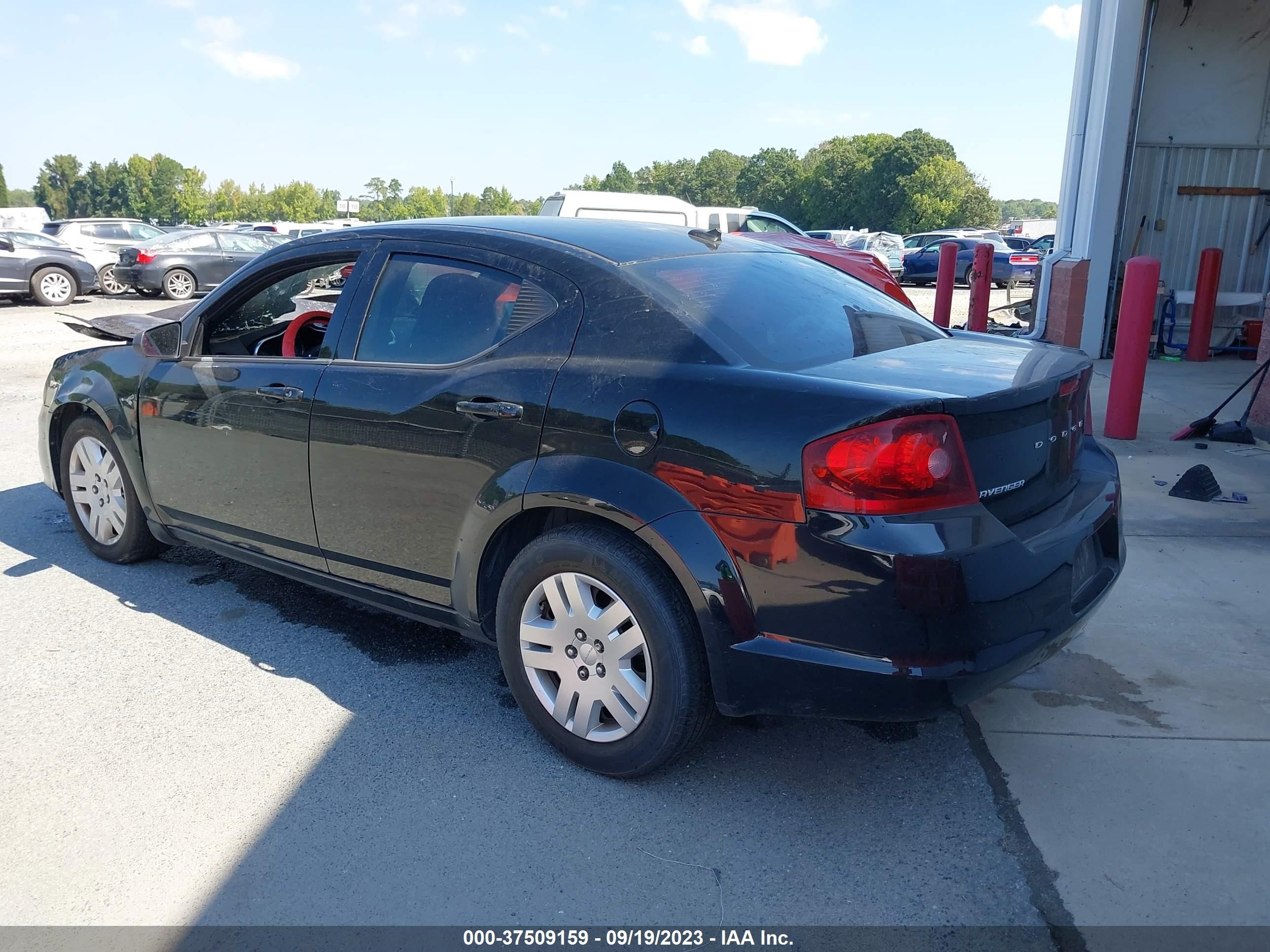 Photo 2 VIN: 1C3CDZAB0DN730381 - DODGE AVENGER 