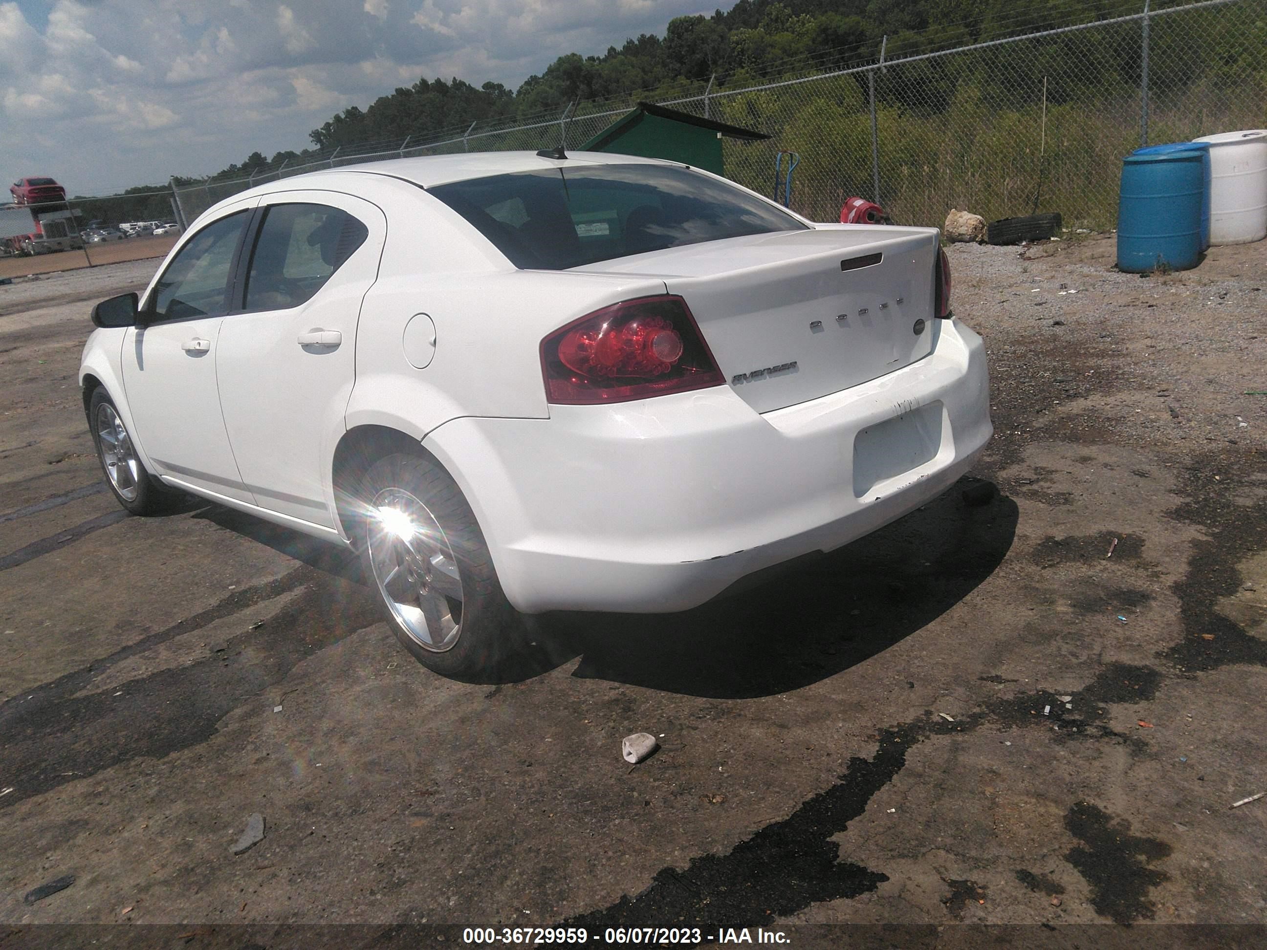 Photo 2 VIN: 1C3CDZAB4CN184151 - DODGE AVENGER 